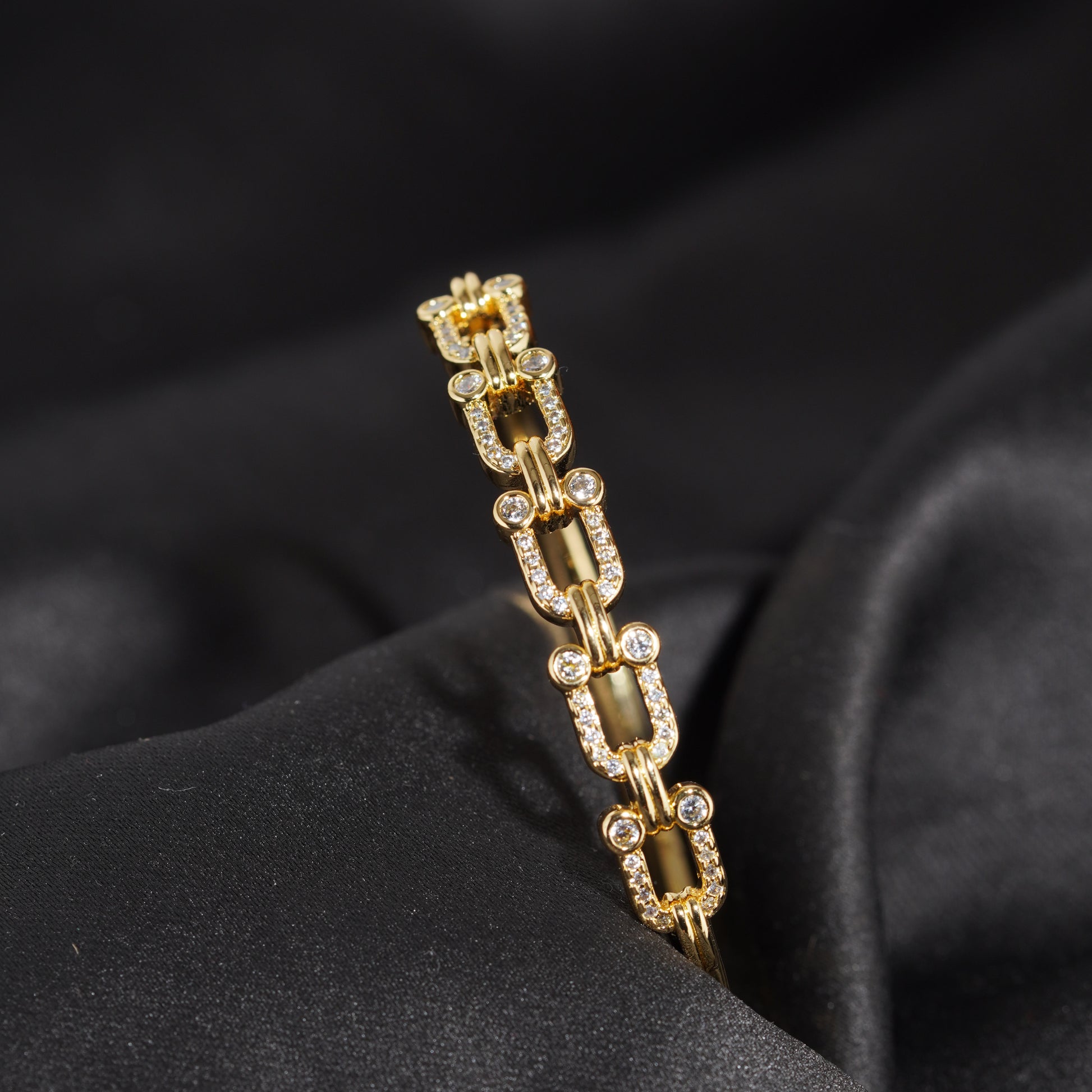 The Glitz Link Ladies Kada