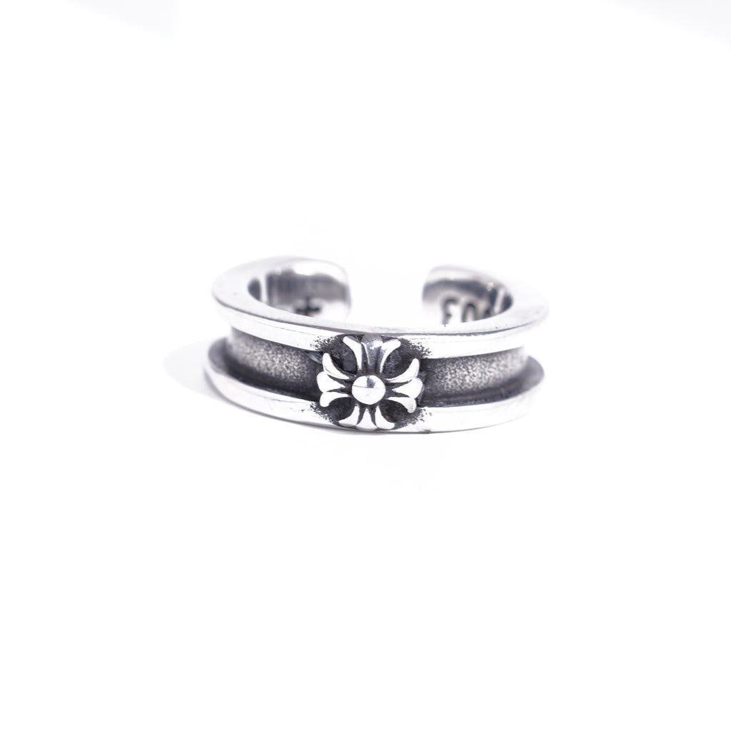 The Vesper Vault — Gothic Cross Chrome Ring (212)