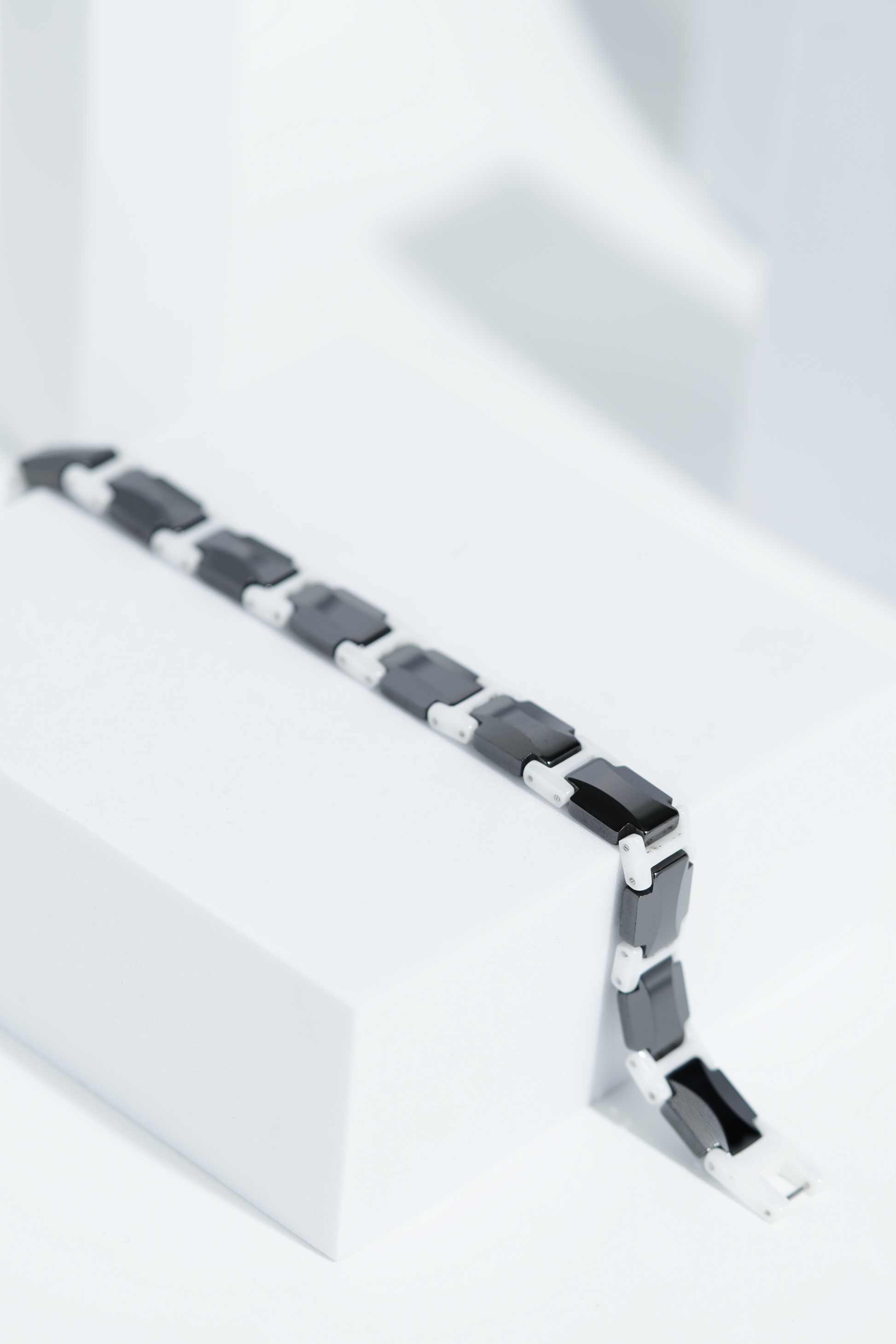 Black & White  - Ceramic bracelet for men. worldjewel.in men's bracelets