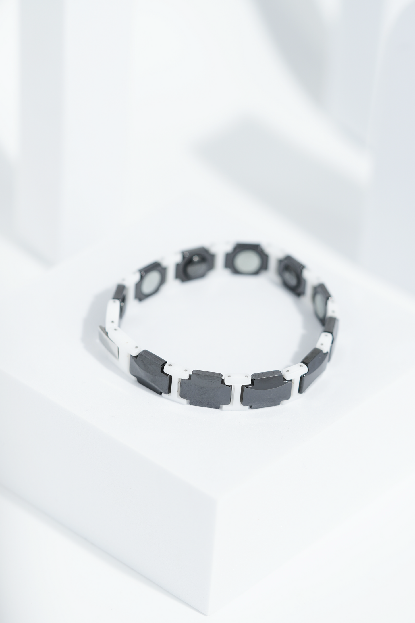 Black & White  - Ceramic bracelet for men. worldjewel.in men's bracelets
