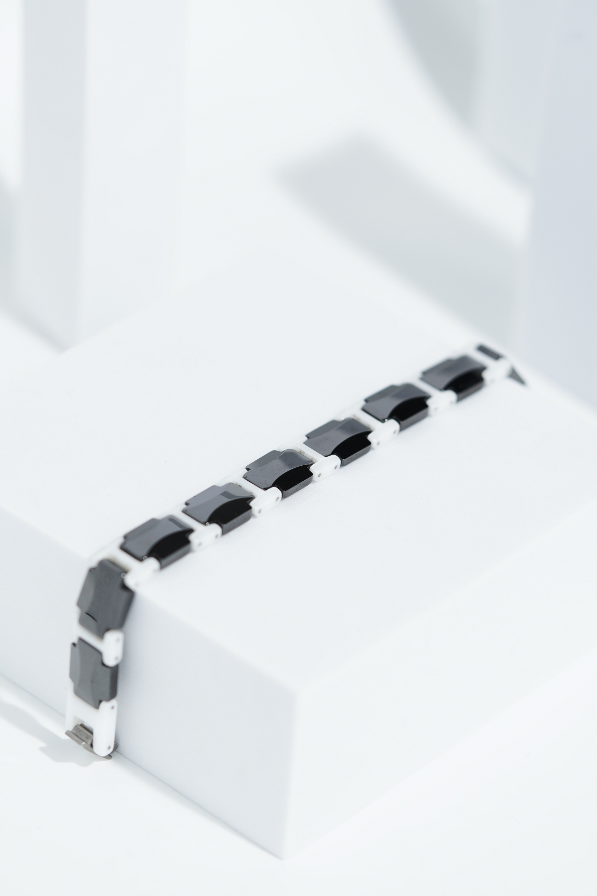 Black & White  - Ceramic bracelet for men. worldjewel.in men's bracelets