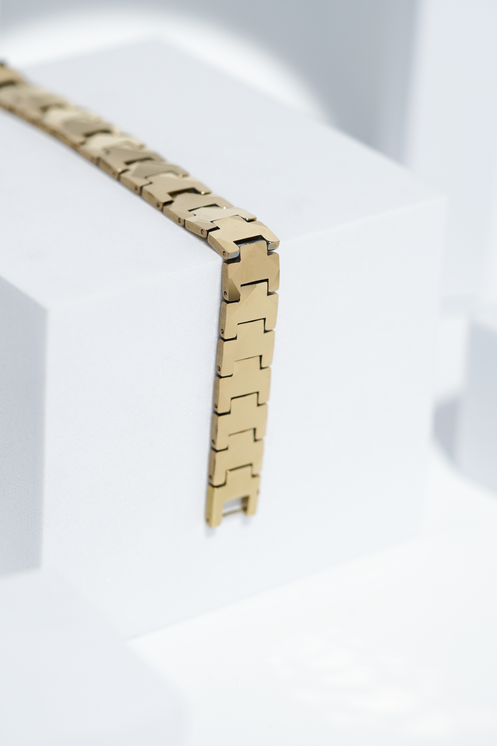 Golden Royal Touch  - Ceramic bracelet for men. worldjewel.in men's bracelets