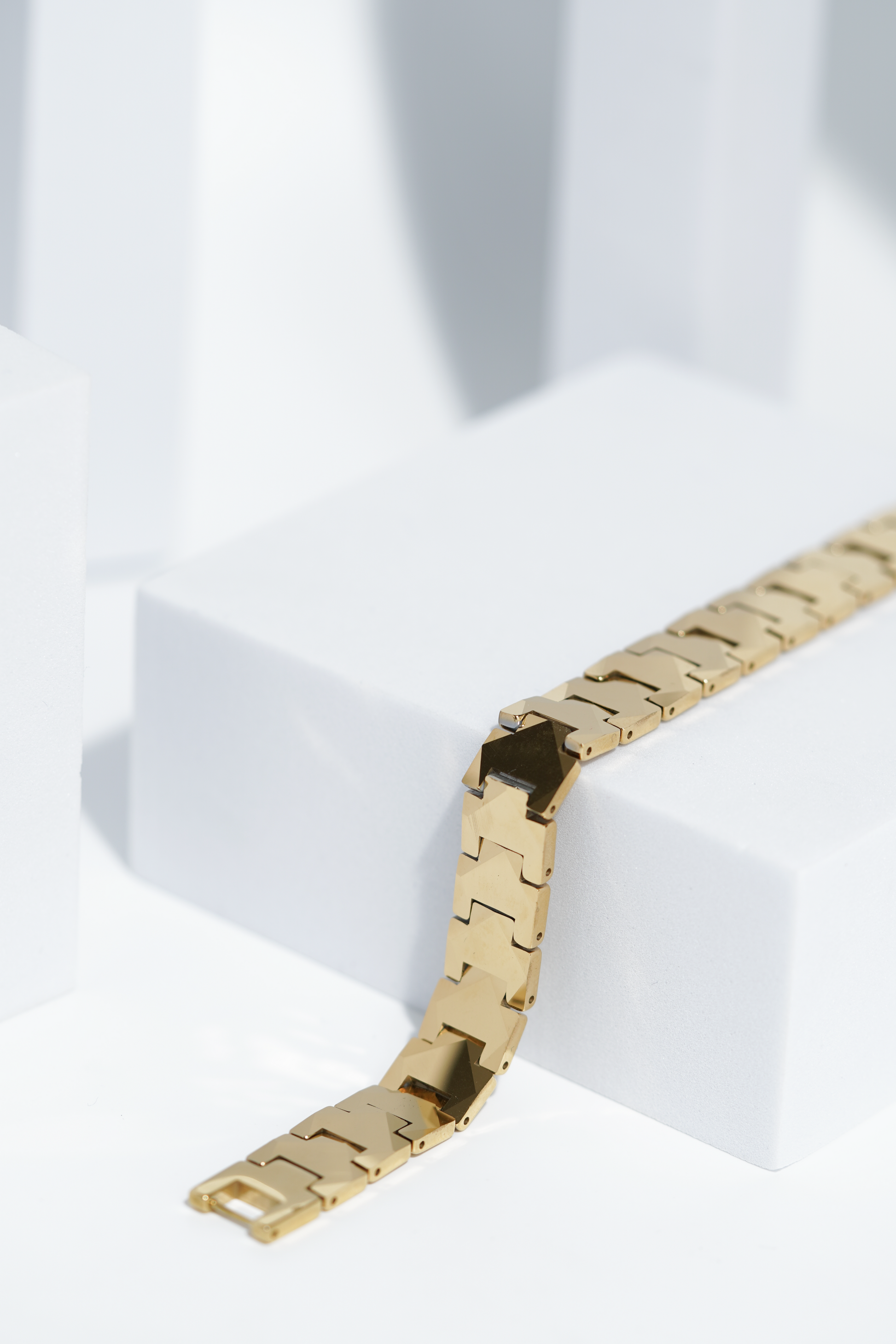 Golden Royal Touch  - Ceramic bracelet for men. worldjewel.in men's bracelets