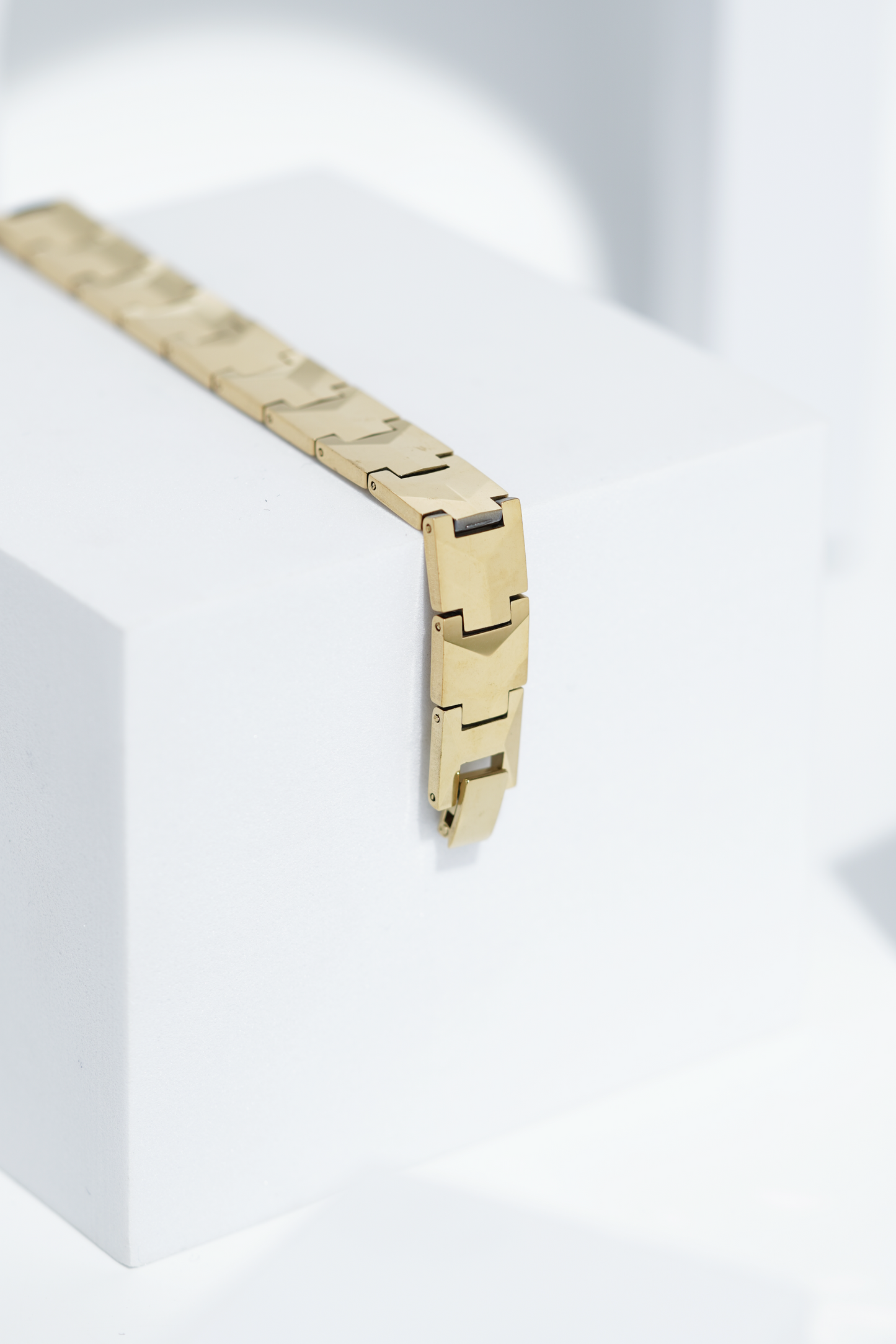 Wind Shine - Ceramic bracelet for men. worldjewel.in men's bracelets