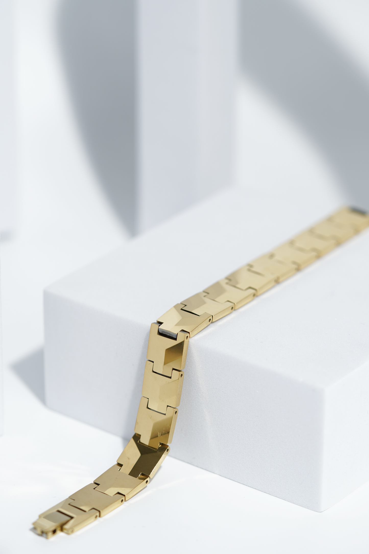 Wind Shine - Ceramic bracelet for men. worldjewel.in men's bracelets