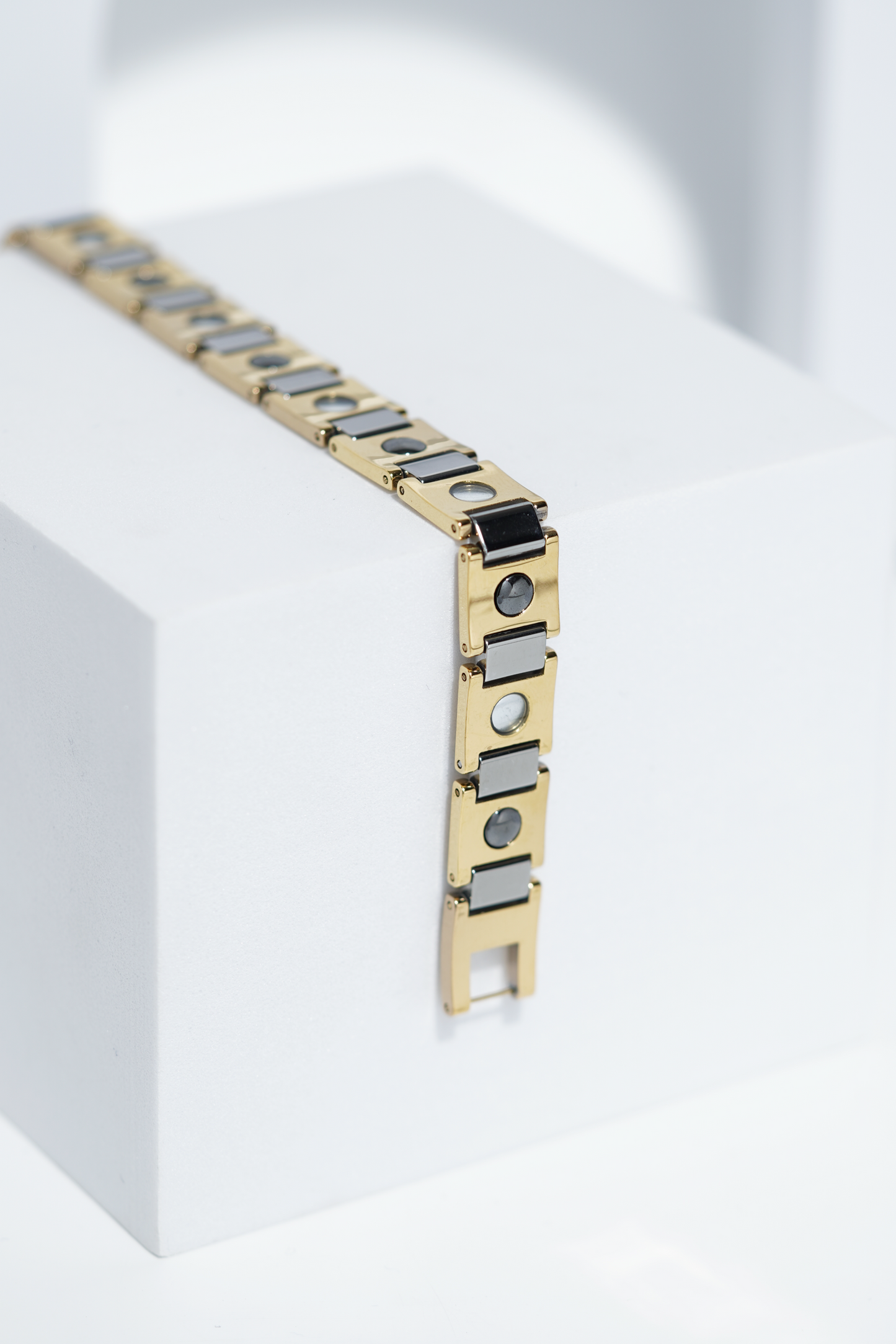 Nysa - Ceramic bracelet for men. worldjewel.in men's bracelets