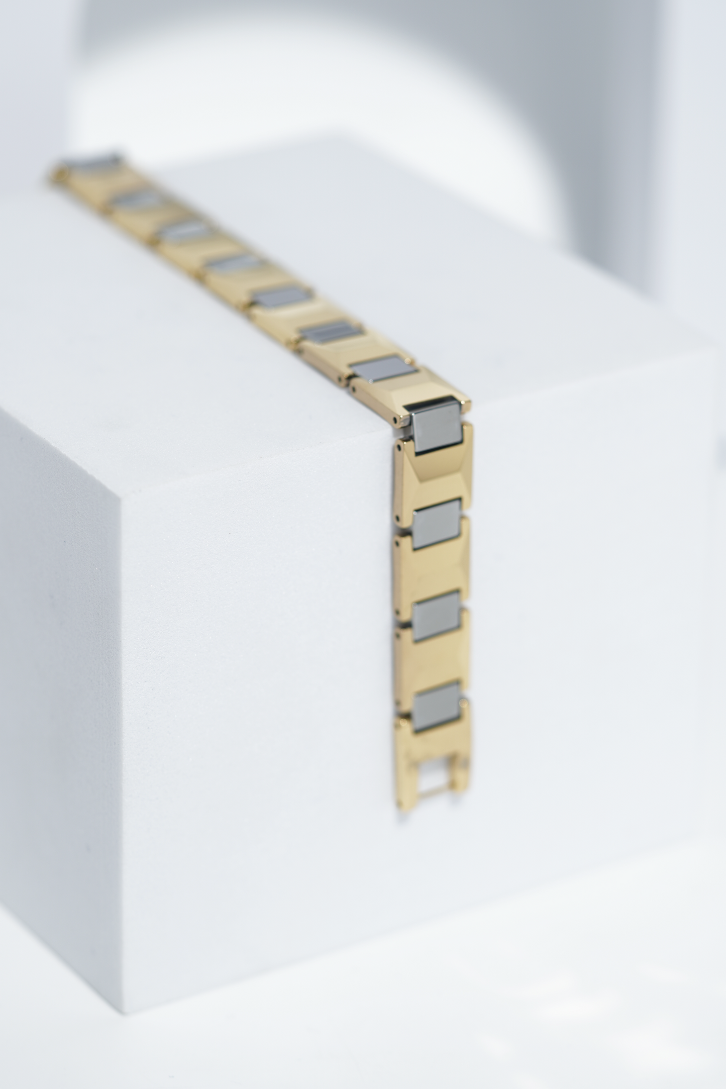 Nysa - Ceramic bracelet for men. worldjewel.in men's bracelets