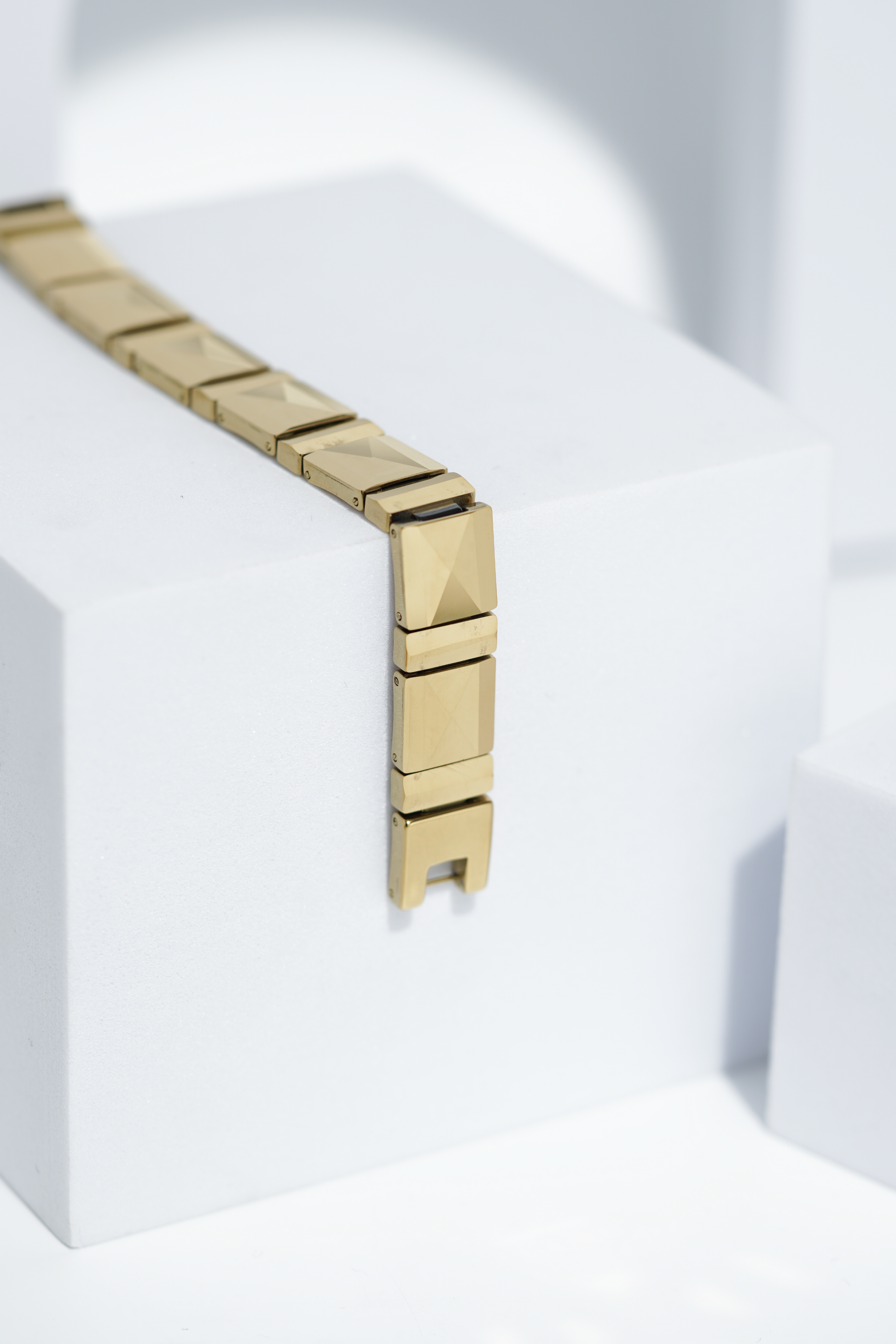 Golden Grace - Ceramic bracelet for men. worldjewel.in men's bracelets