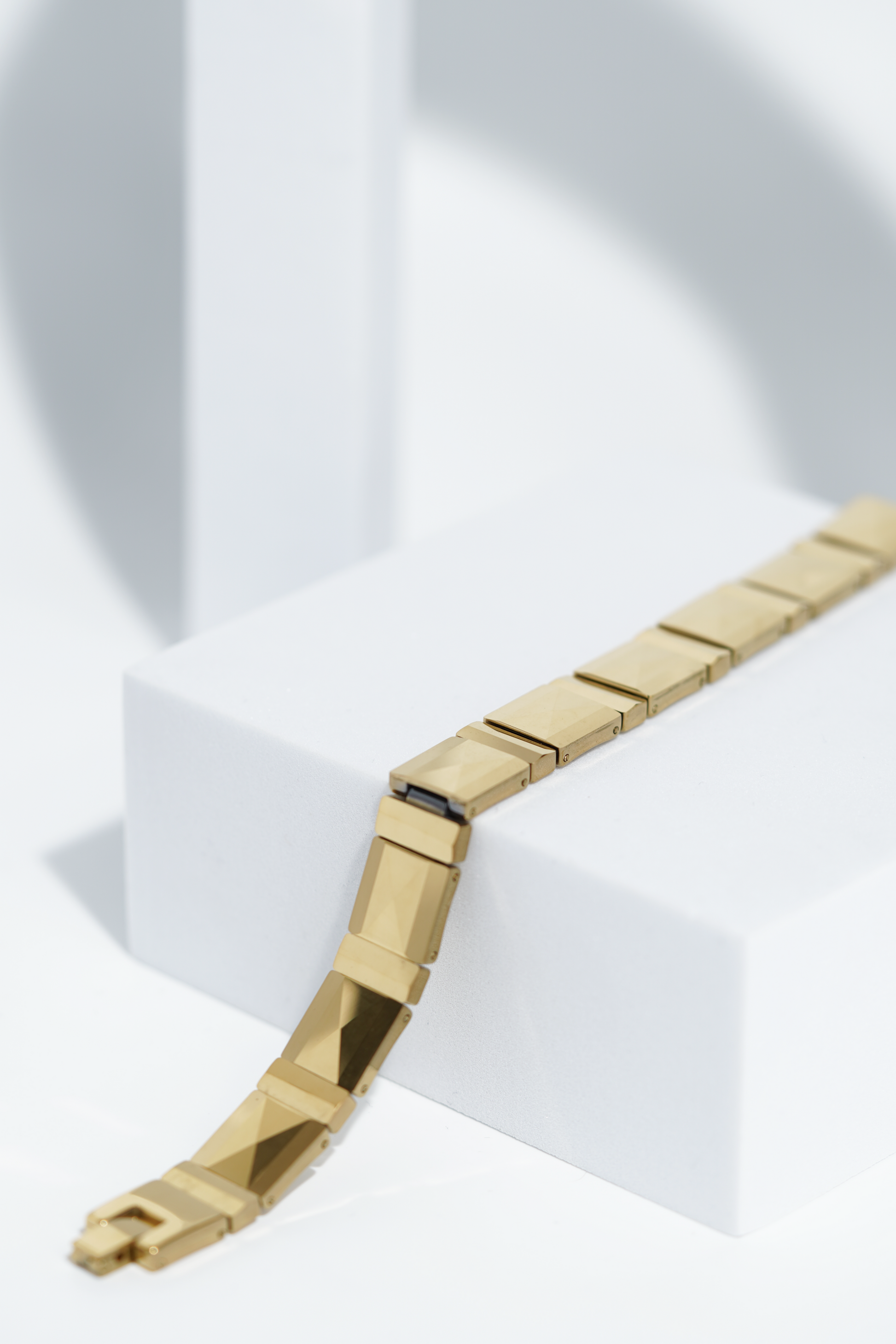 Golden Grace - Ceramic bracelet for men. worldjewel.in men's bracelets
