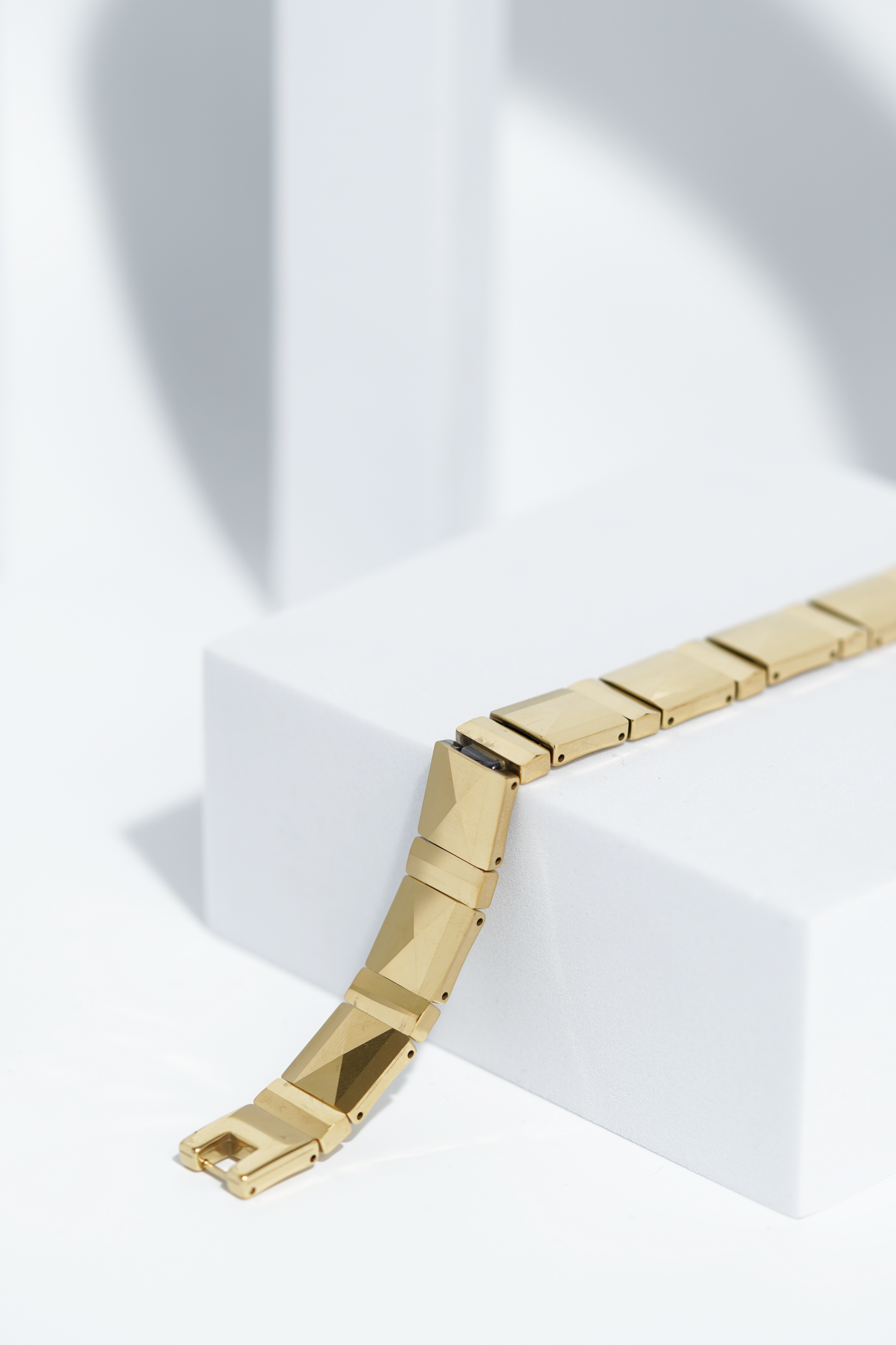Golden Grace - Ceramic bracelet for men. worldjewel.in men's bracelets
