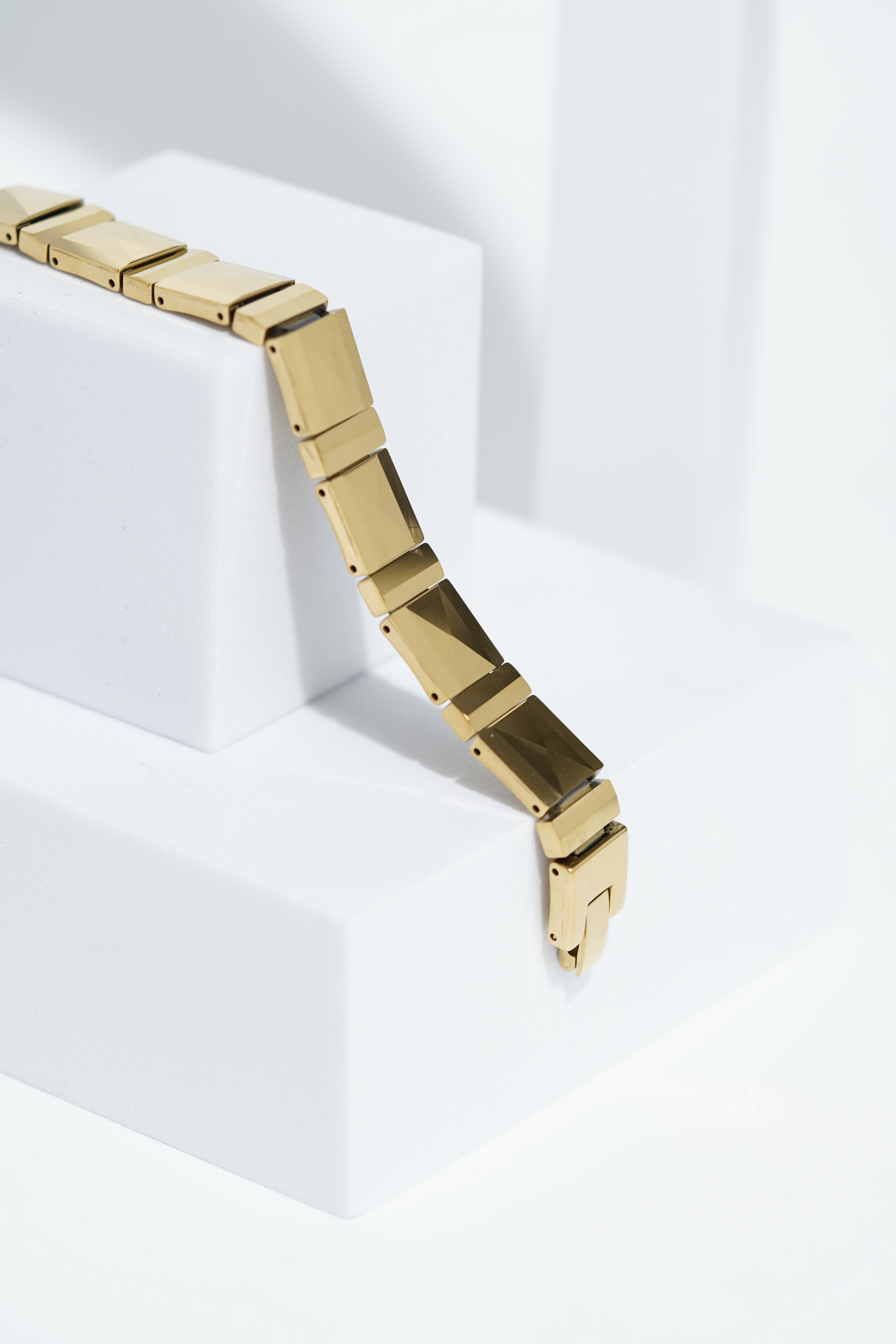 Golden Grace - Ceramic bracelet for men. worldjewel.in men's bracelets