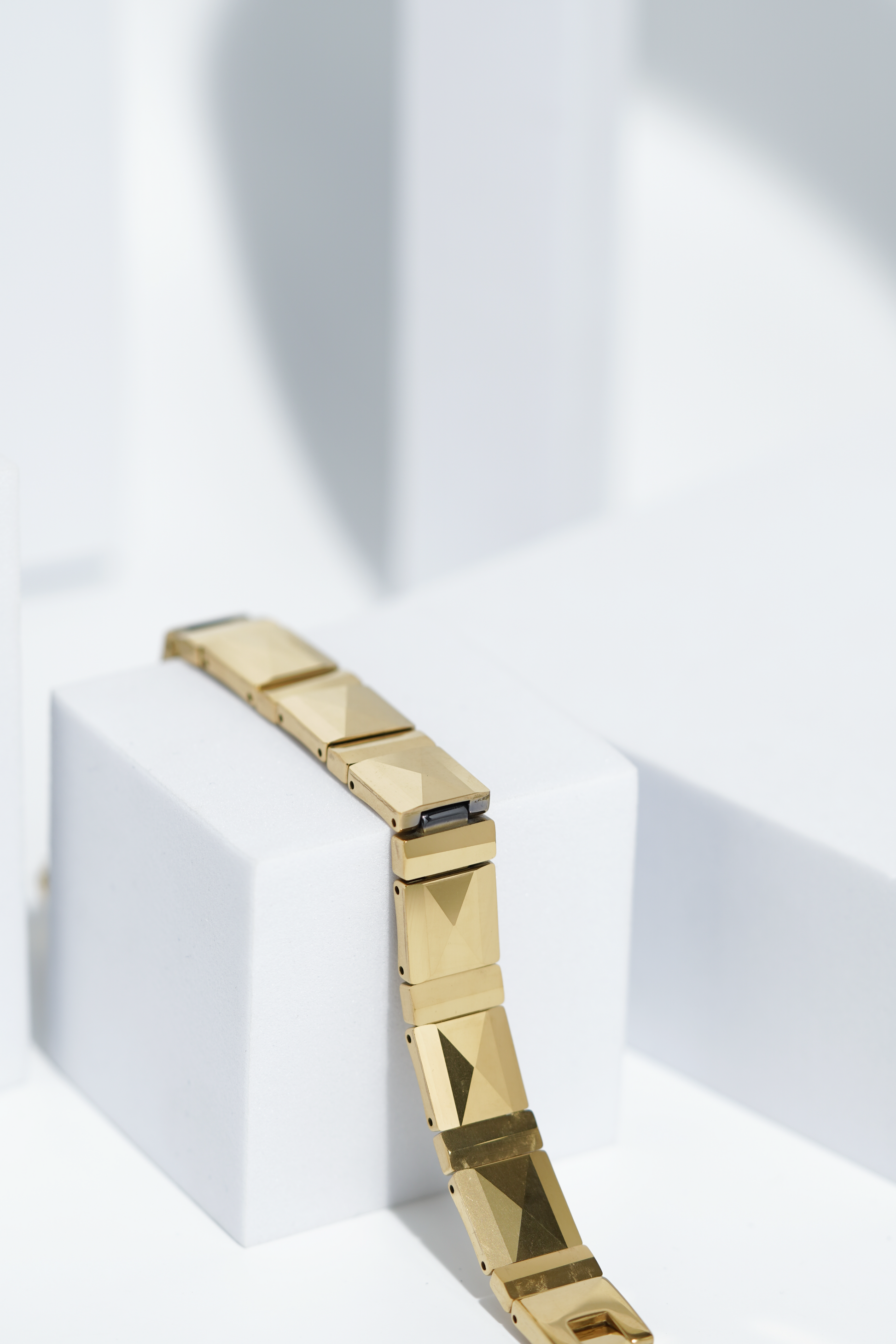 Golden Grace - Ceramic bracelet for men. worldjewel.in men's bracelets