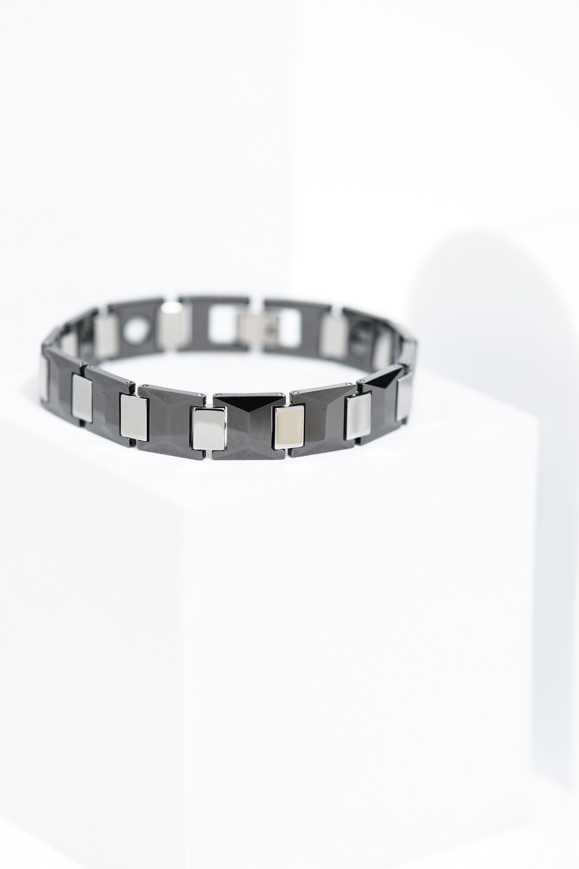 CeramiCurve - Ceramic bracelet for men. worldjewel.in men's bracelets