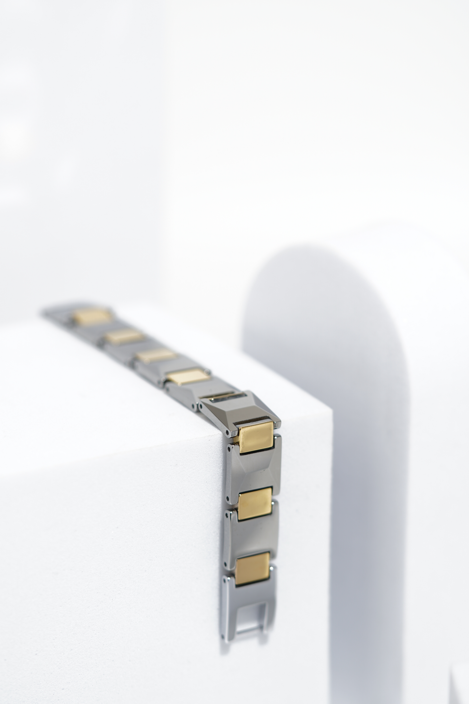 Forma - Ceramic bracelet for men. worldjewel.in men's bracelets