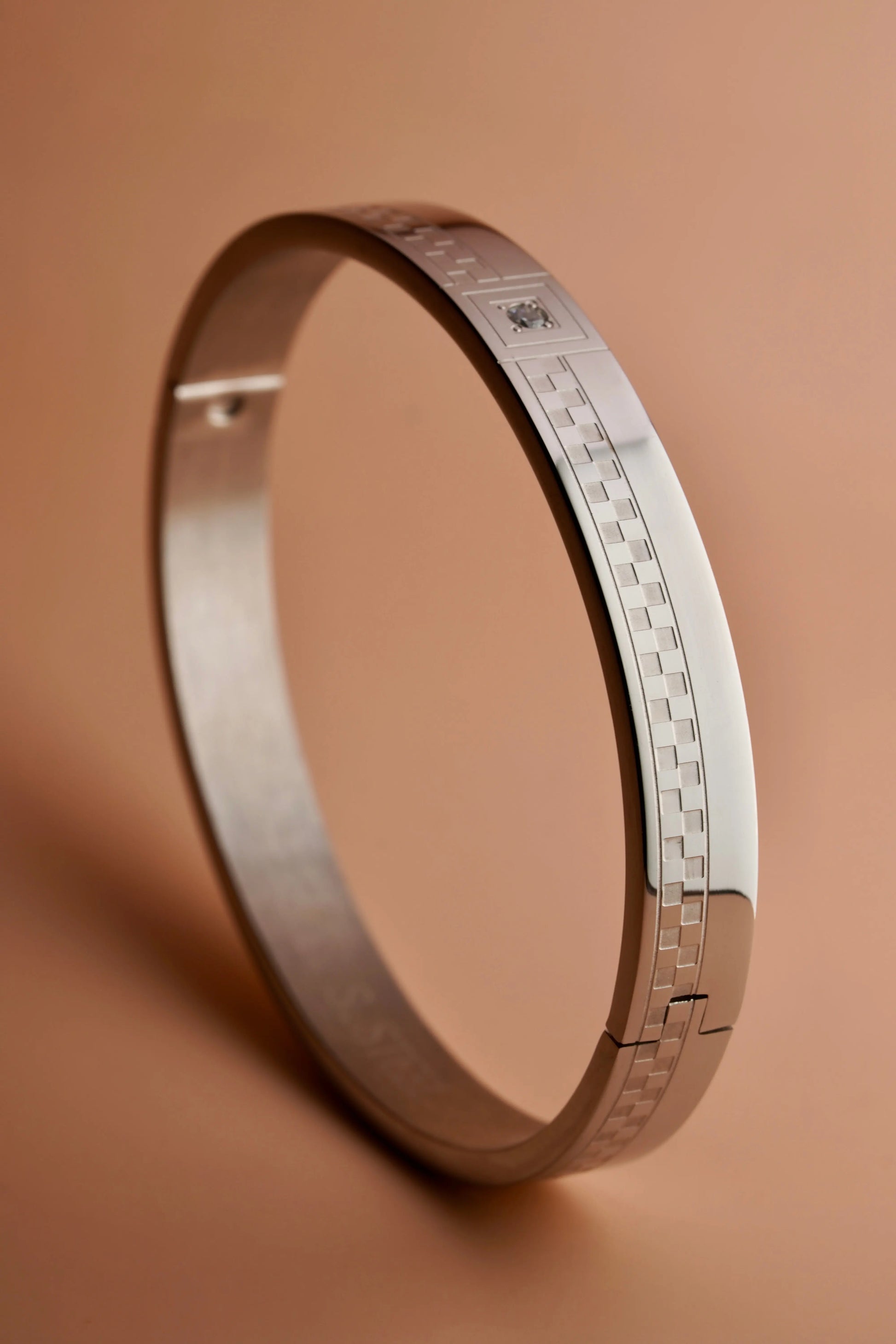 Diamond sleek pattern kada | Stainless Steel bracelet for men's | Anti-Tarnish. - worldjewel.in