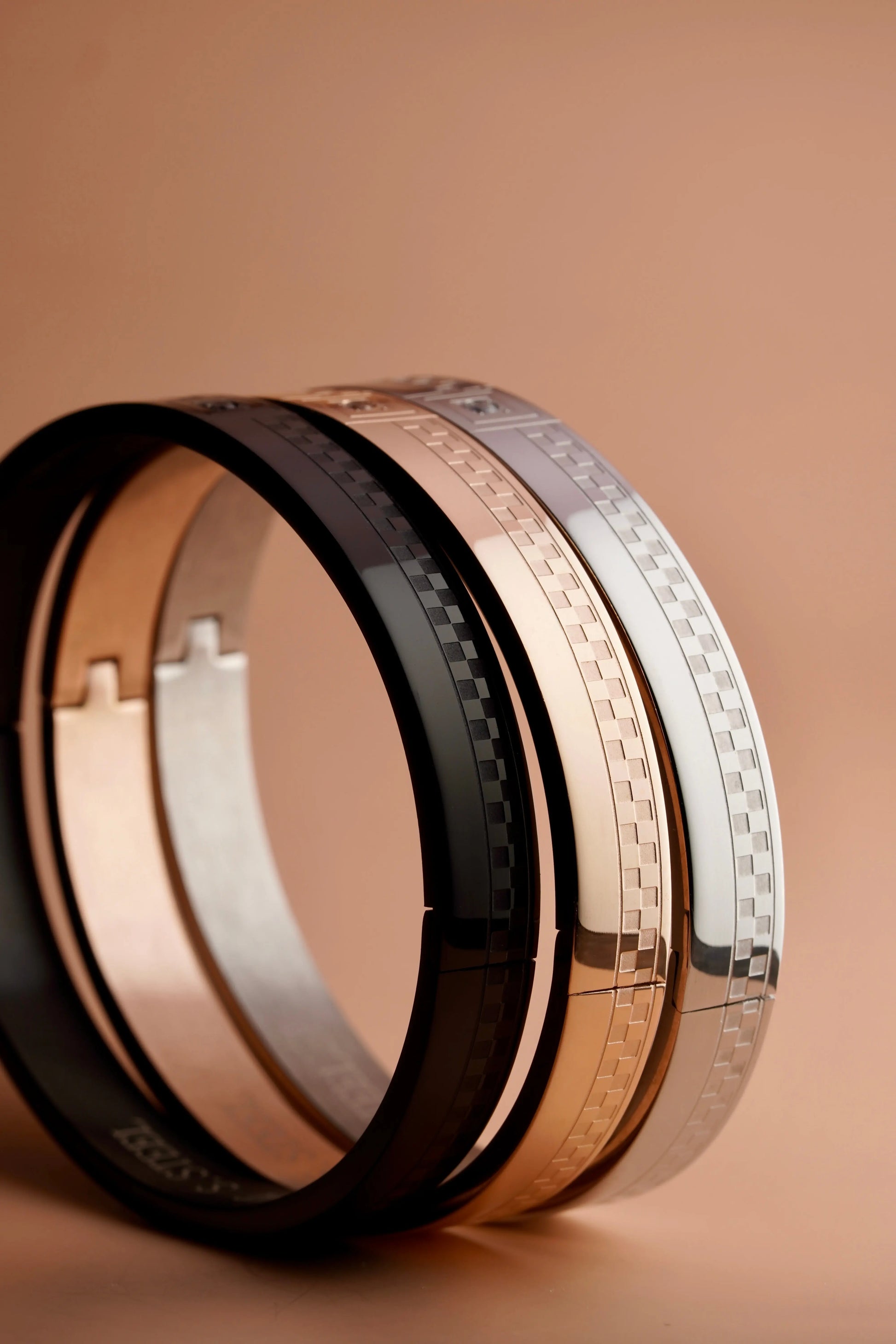 Diamond sleek pattern kada | Stainless Steel bracelet for men's | Anti-Tarnish. - worldjewel.in
