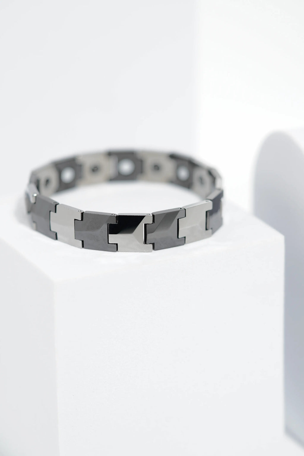 EdgeOne - Ceramic bracelet for men. worldjewel.in men's bracelets