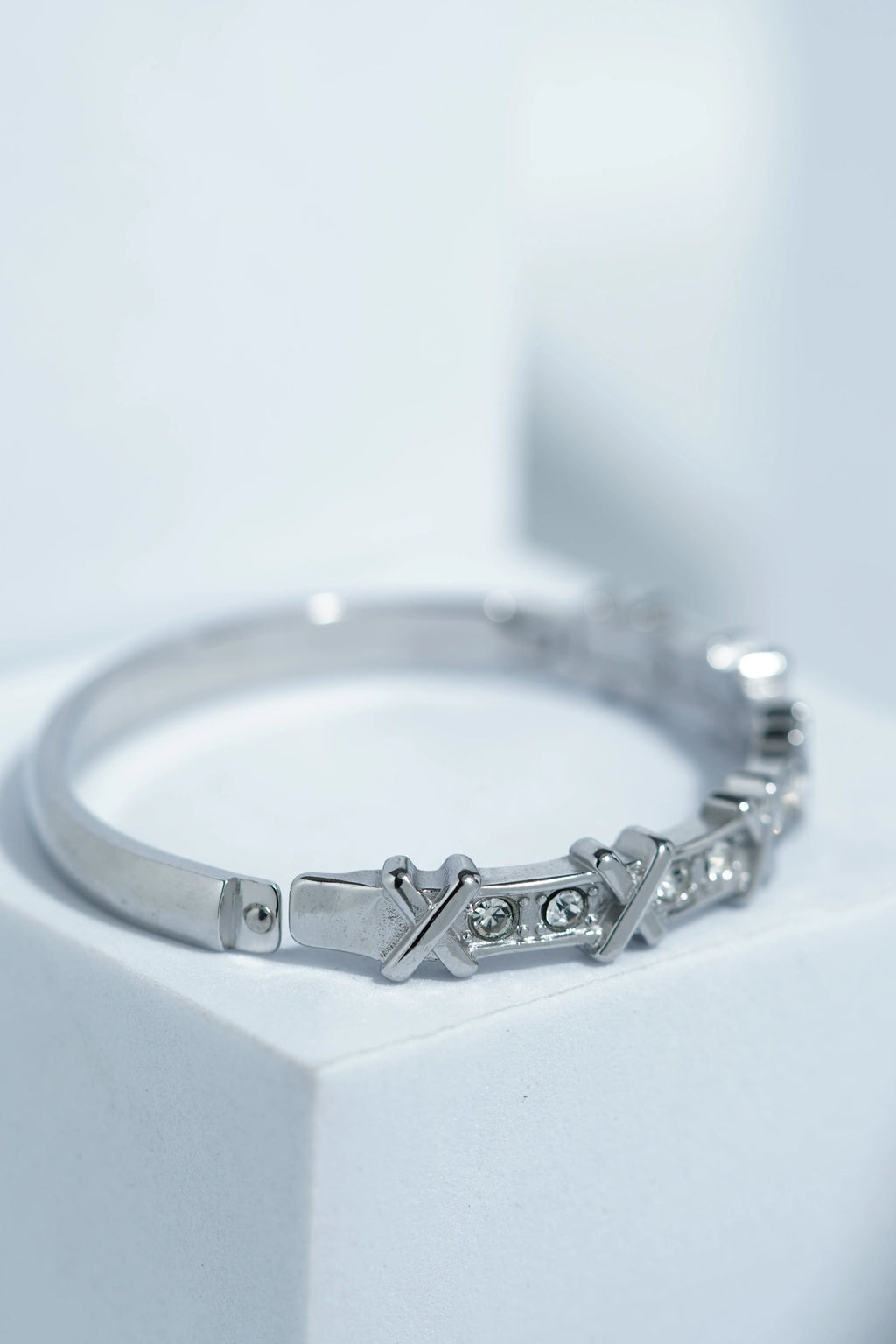 Eira Glow Bangle Bracelet worldjewel.in CUFF BRACELET FOR WOMEN