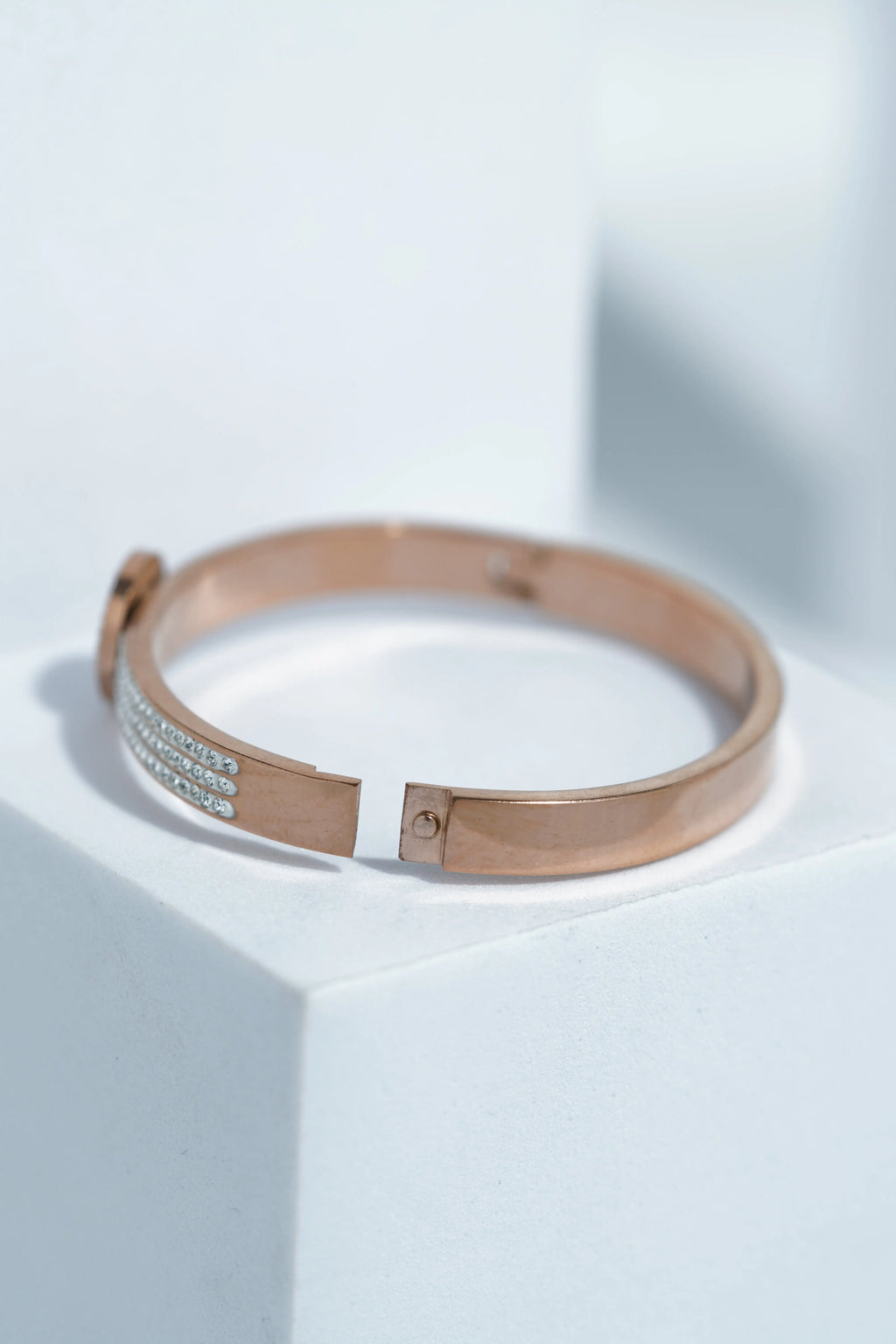 Elara Gold Bangle Bracelet worldjewel.in CUFF BRACELET FOR WOMEN