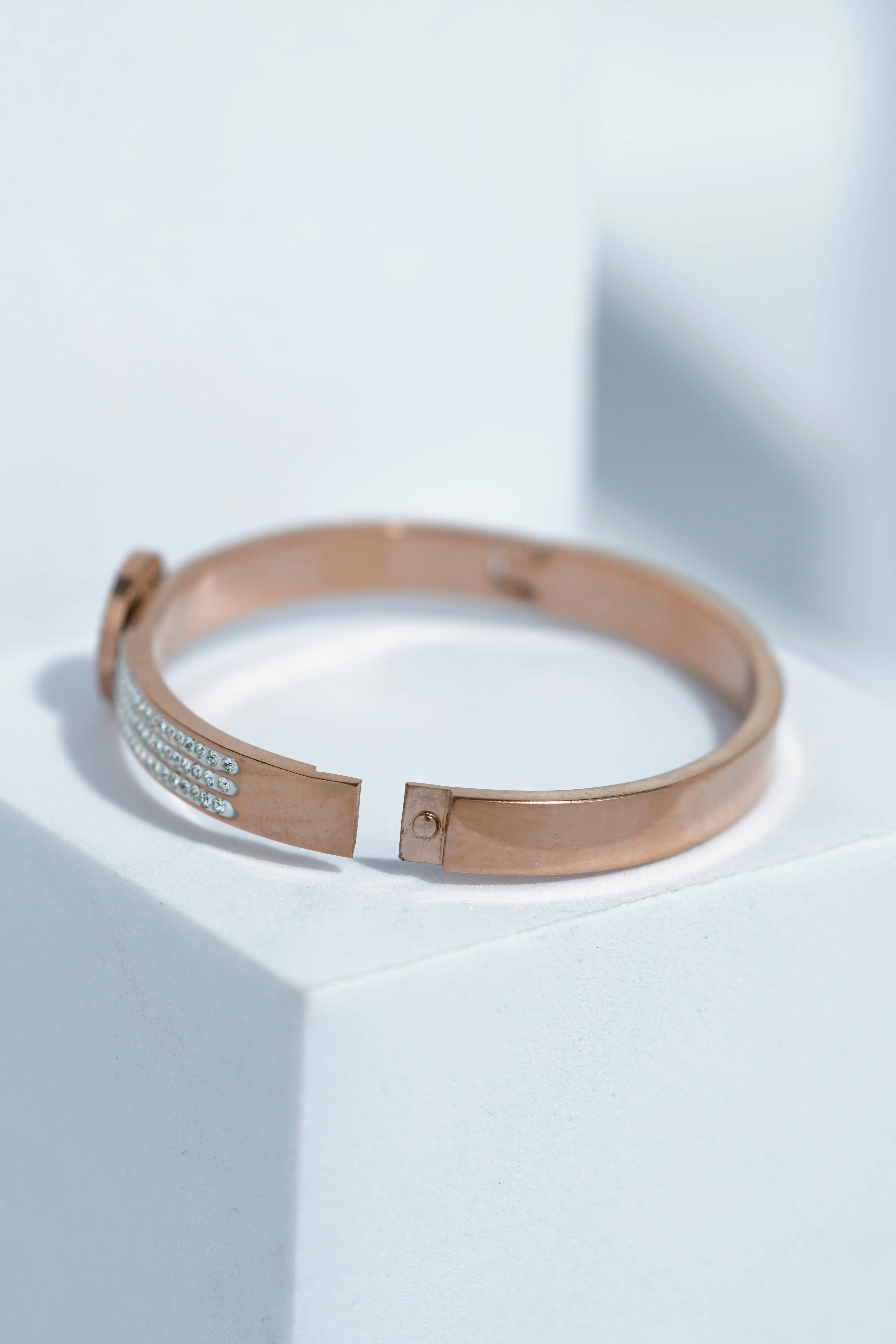 Elara Gold Bangle Bracelet worldjewel.in CUFF BRACELET FOR WOMEN