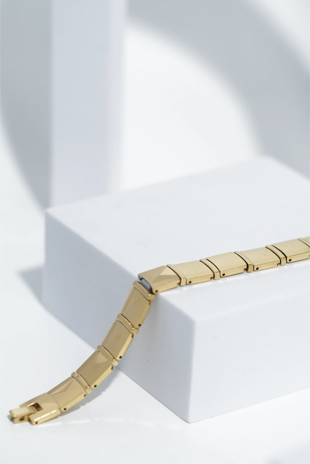 Empress Shine Golden - Ceramic bracelet for men. worldjewel.in men's bracelets