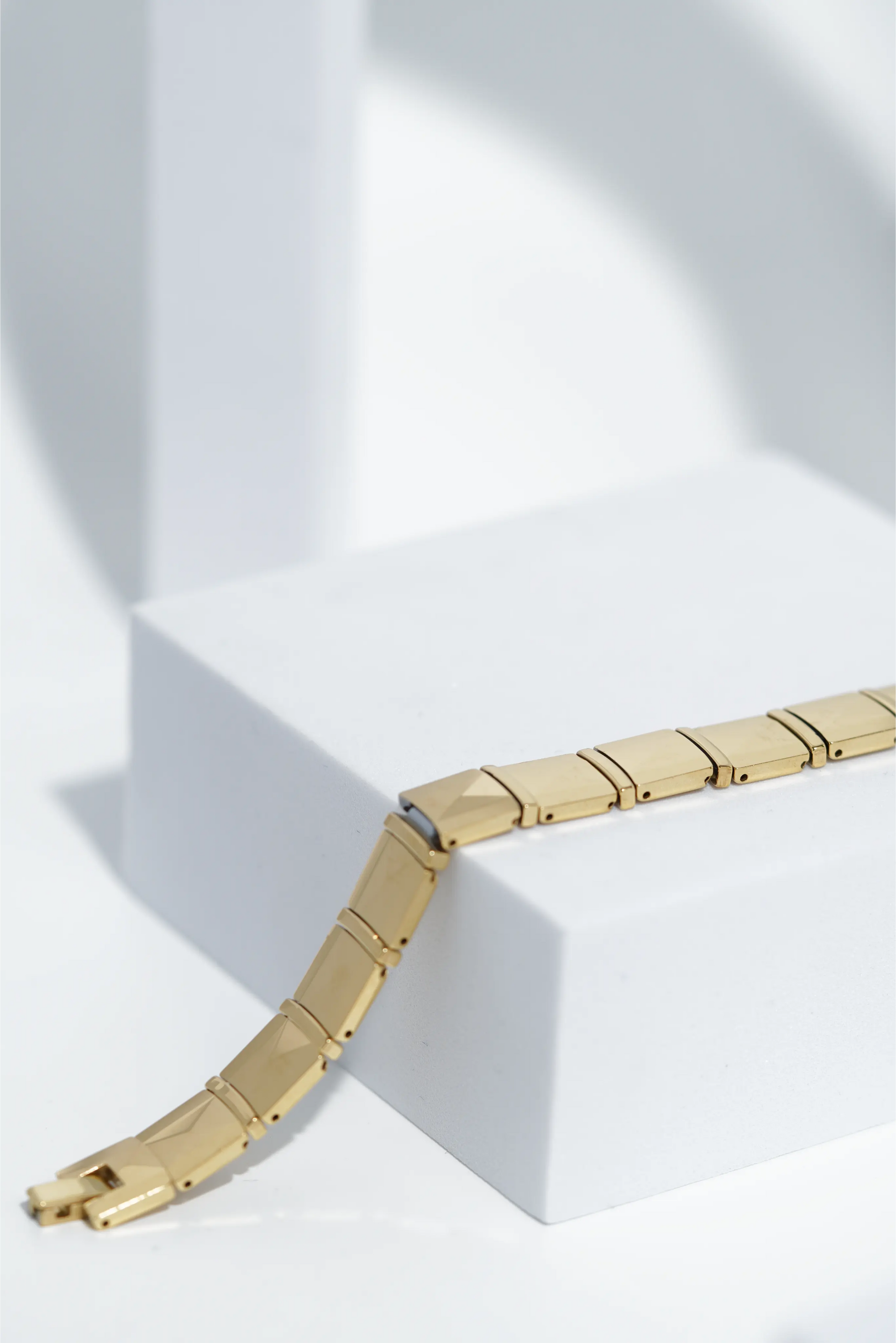 Empress Shine Golden - Ceramic bracelet for men. worldjewel.in men's bracelets