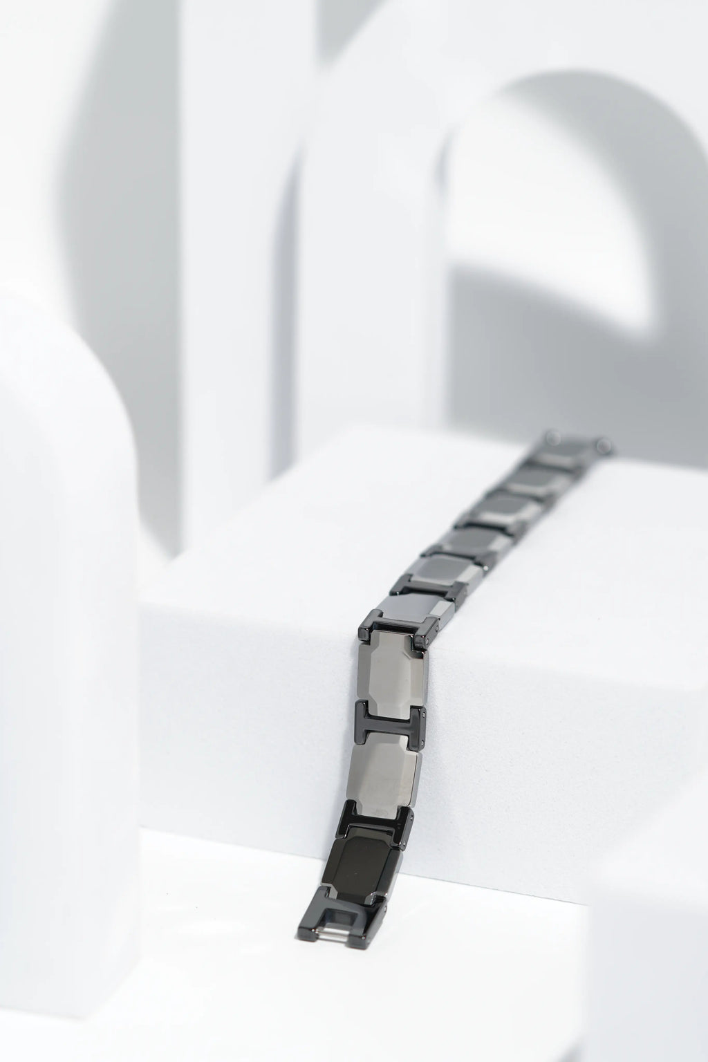 Essent - Ceramic bracelet for men. worldjewel.in men's bracelets