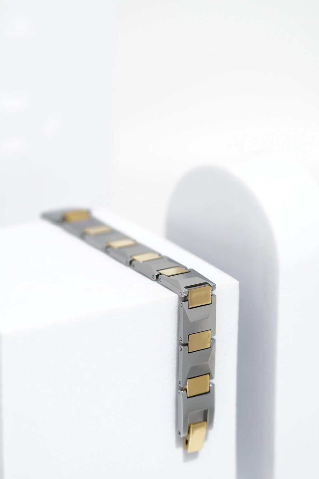 Forma - Ceramic bracelet for men. worldjewel.in men's bracelets