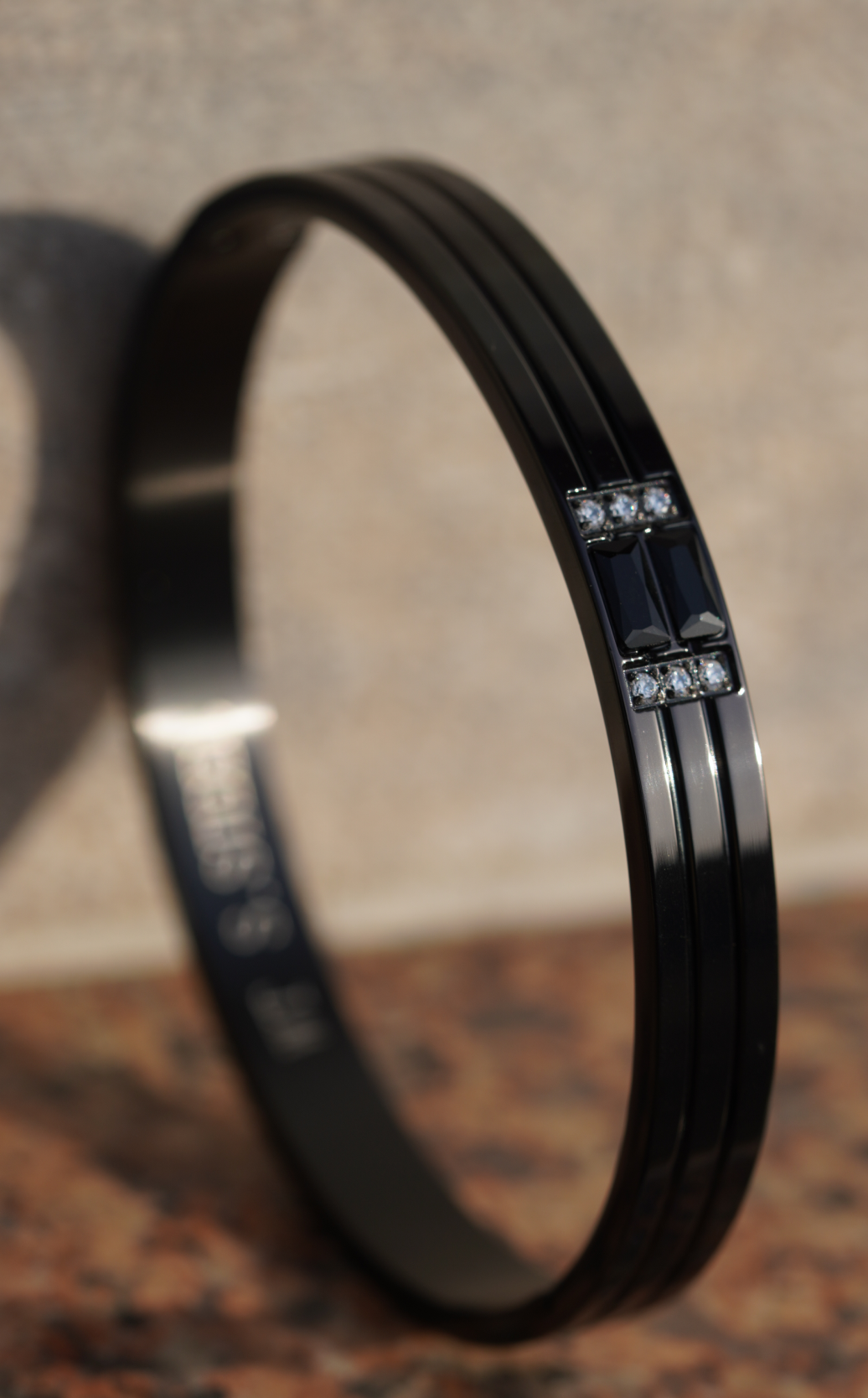Black Diamond Men Cuff bracelet. worldjewel.in men's bracelets
