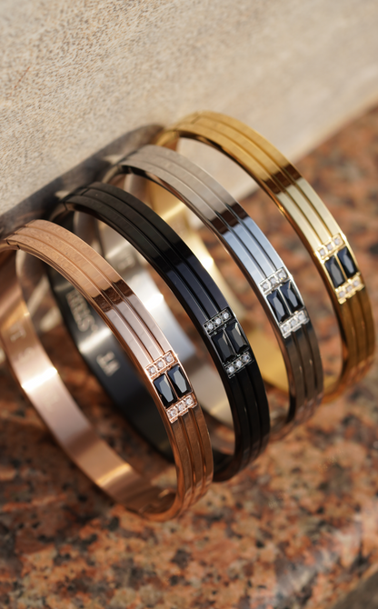 Black Diamond Men Cuff bracelet. worldjewel.in men's bracelets
