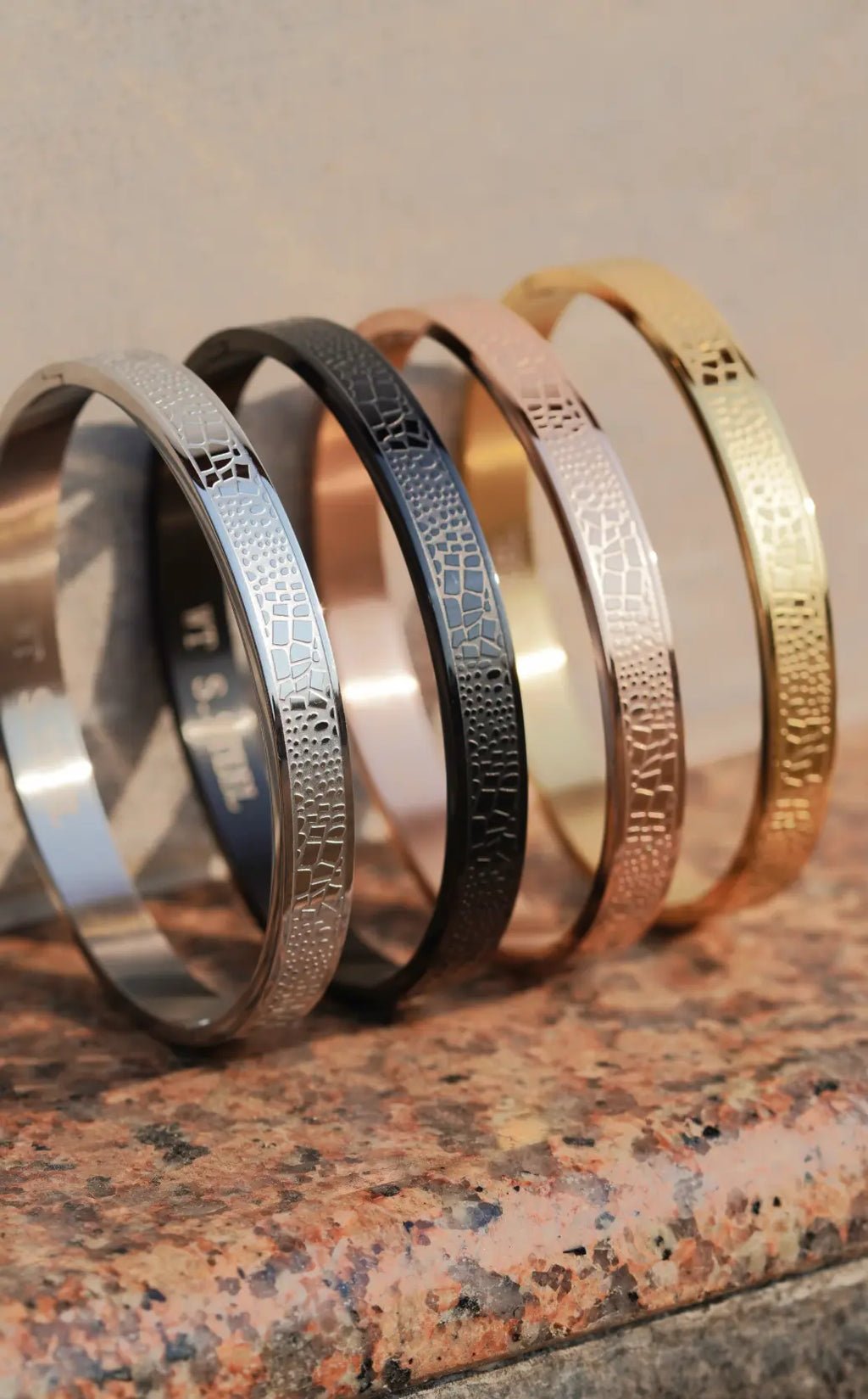 Leather pattern - kada For Men. worldjewel.in men's bracelets