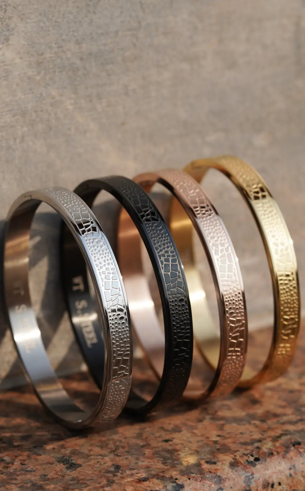 Leather pattern - kada For Men. worldjewel.in men's bracelets