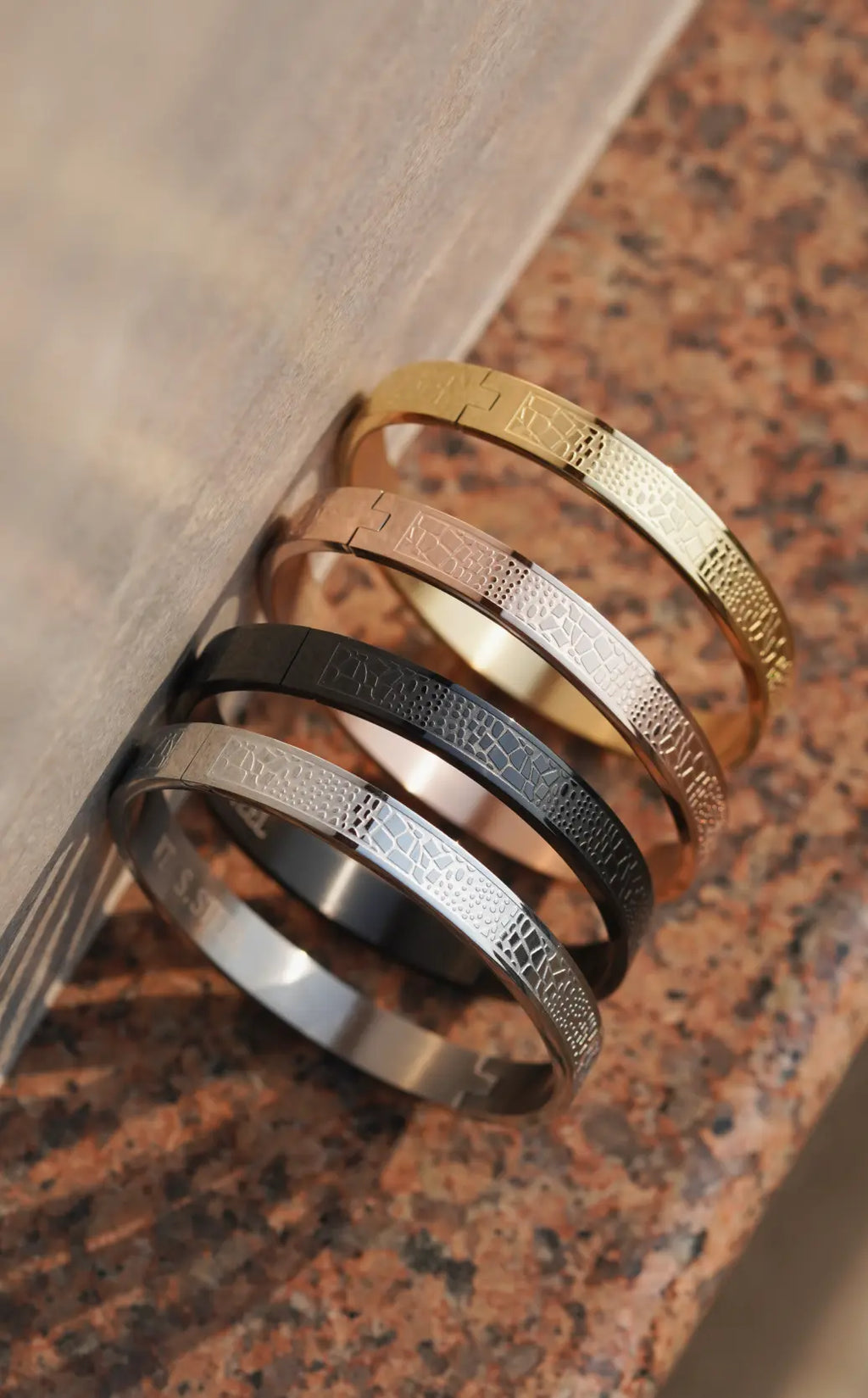 Leather pattern - kada For Men. worldjewel.in men's bracelets