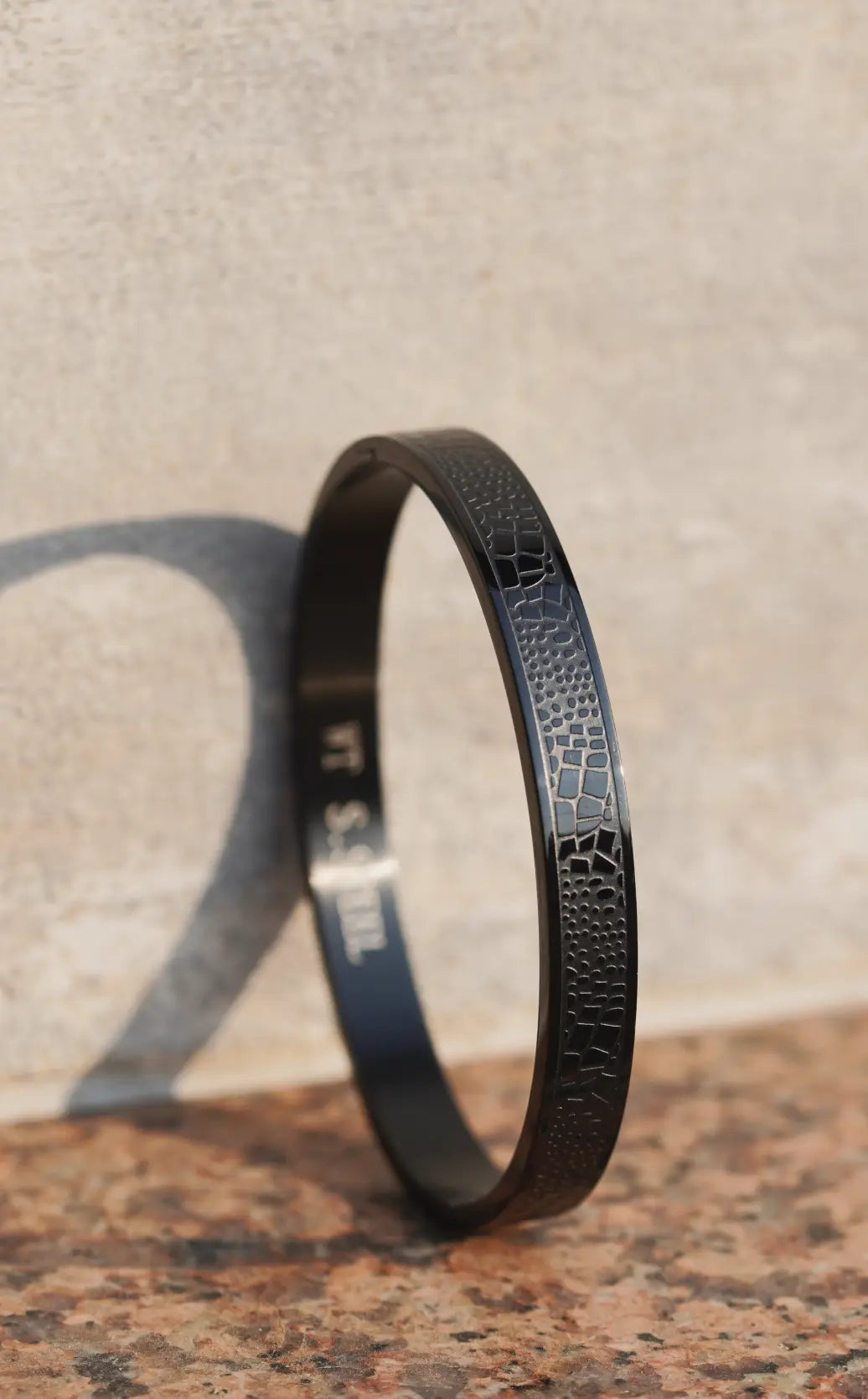 Leather pattern - kada For Men. worldjewel.in men's bracelets