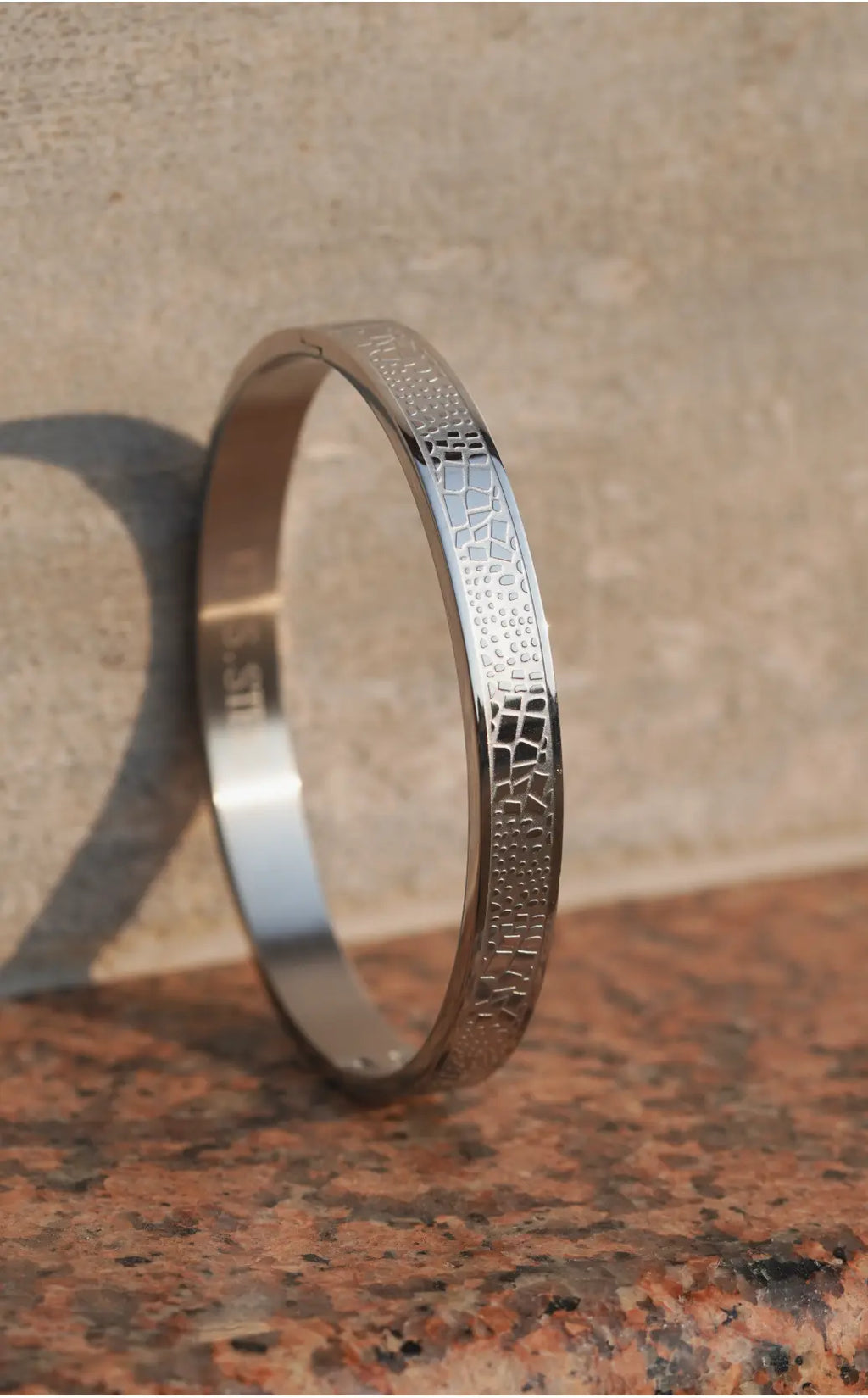Leather pattern - kada For Men. worldjewel.in men's bracelets