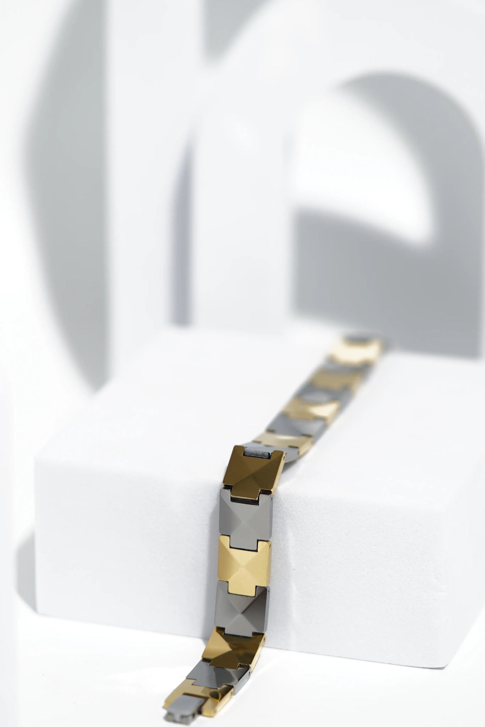 Glide - Ceramic bracelet for men. worldjewel.in men's bracelets