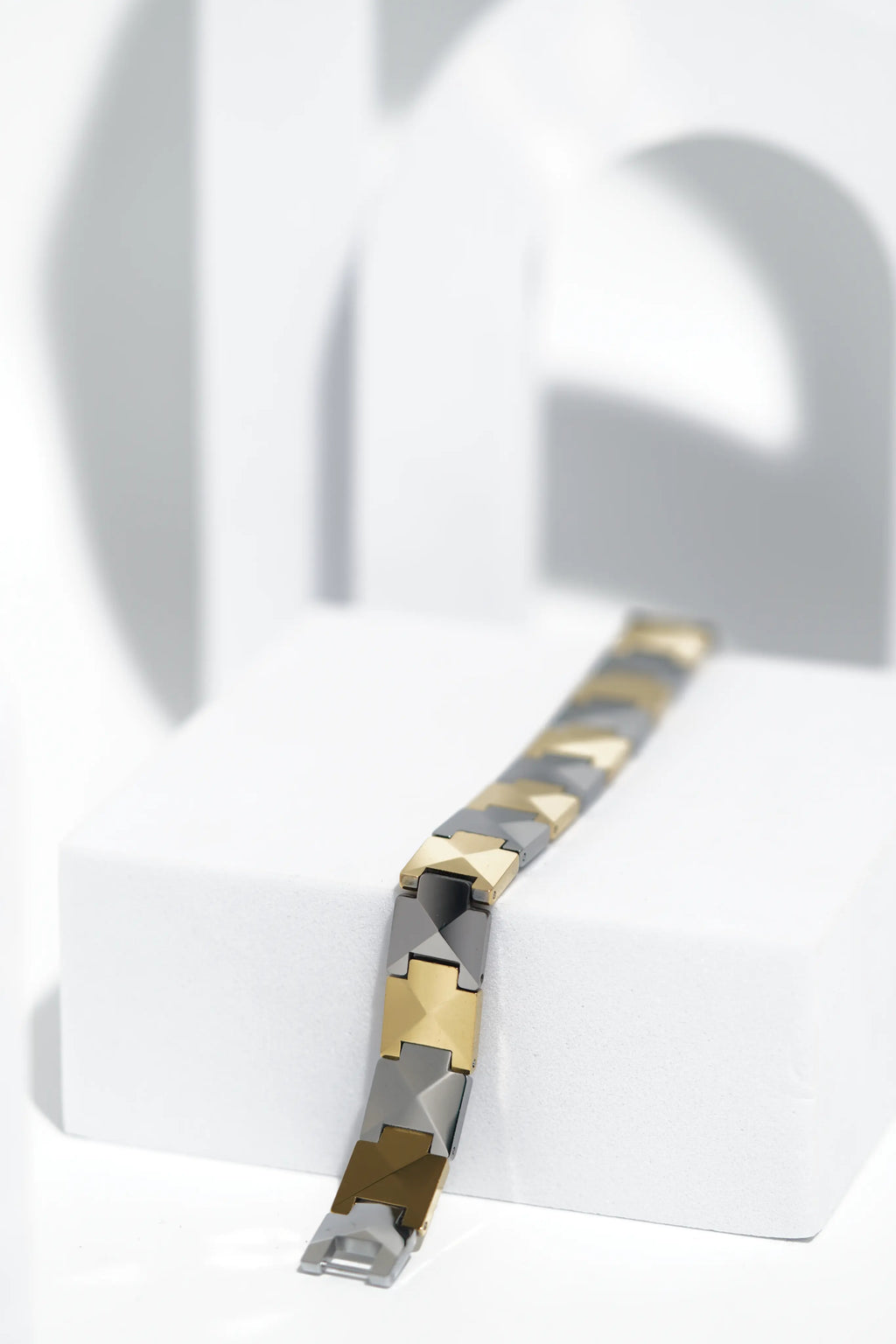 Glide - Ceramic bracelet for men. worldjewel.in men's bracelets