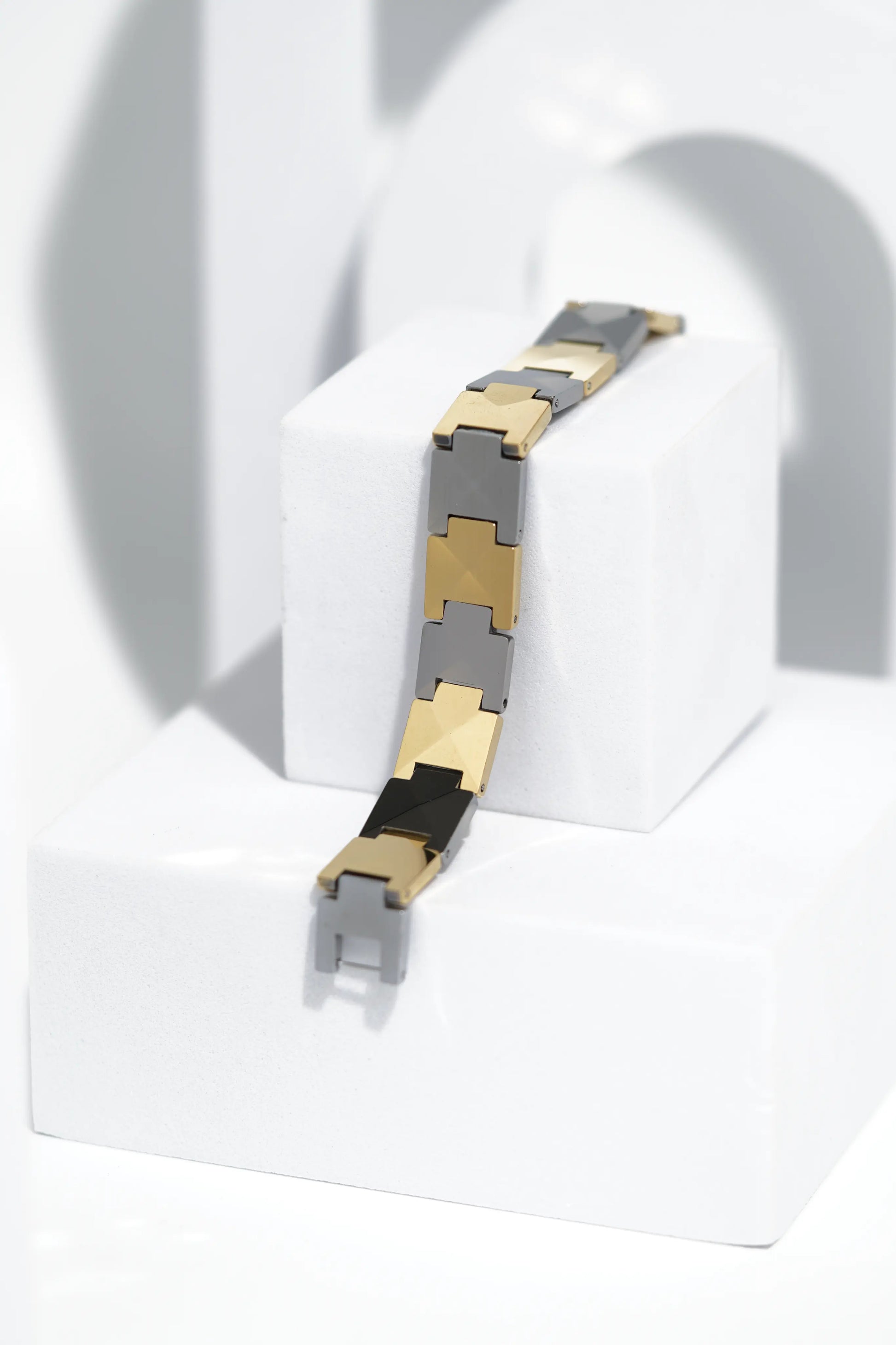 Glide - Ceramic bracelet for men. worldjewel.in men's bracelets