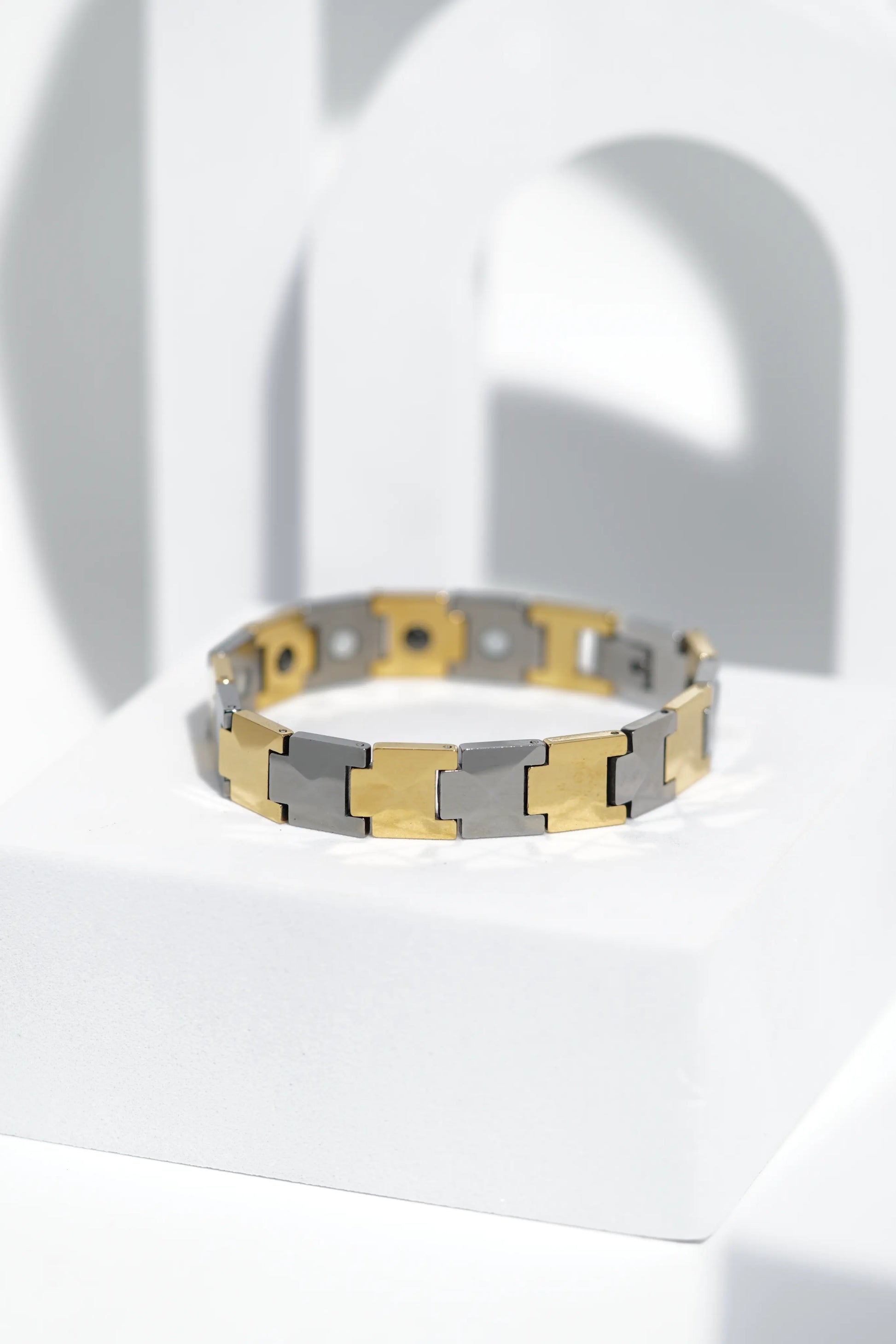 Glide - Ceramic bracelet for men. worldjewel.in men's bracelets