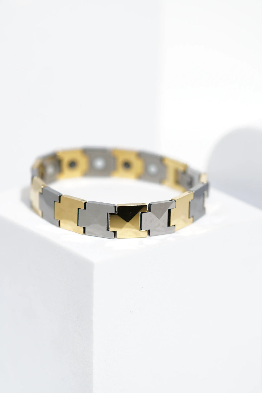 Glide - Ceramic bracelet for men. worldjewel.in men's bracelets