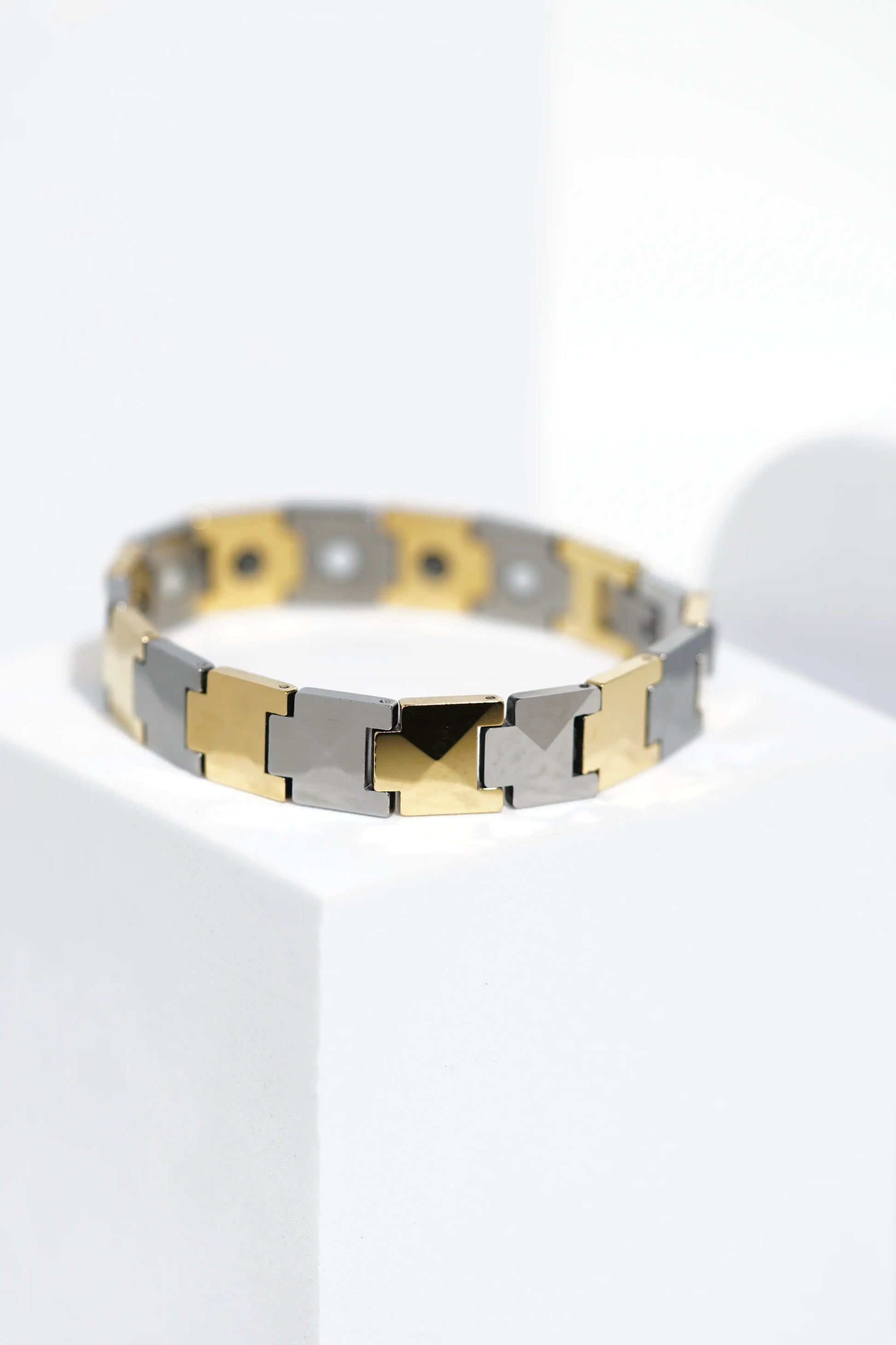 Glide - Ceramic bracelet for men. worldjewel.in men's bracelets