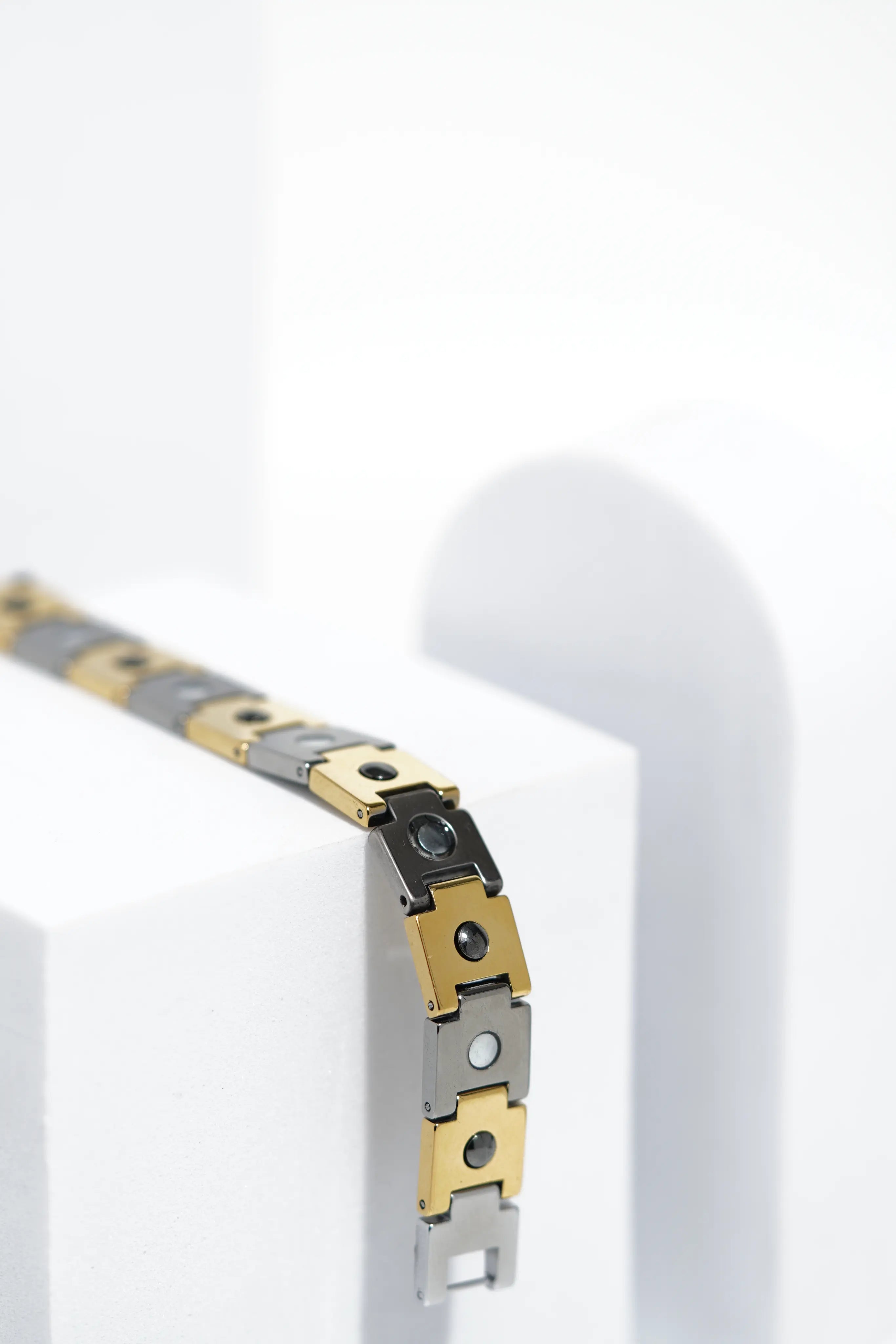 Glide - Ceramic bracelet for men. worldjewel.in men's bracelets