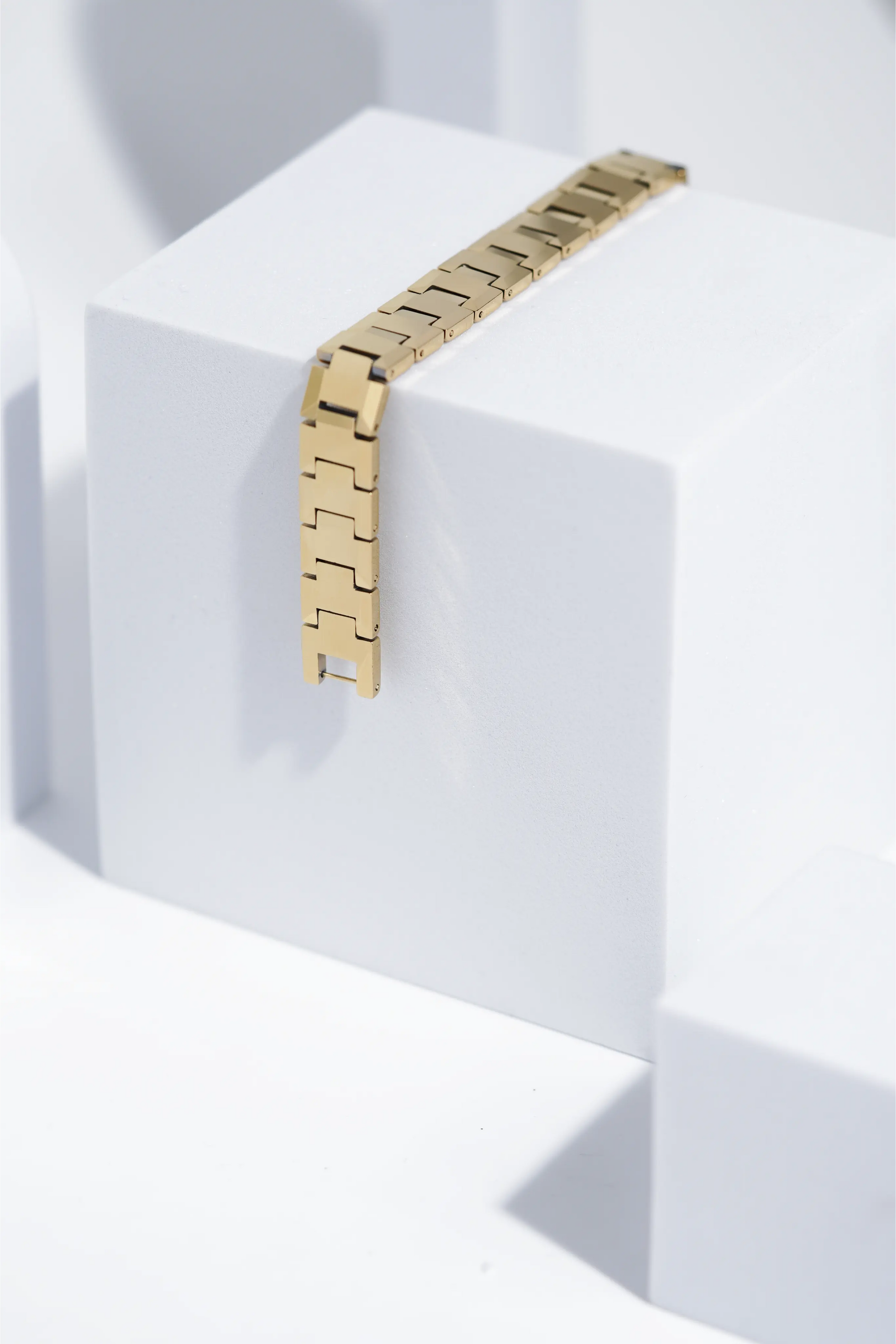 Golden Empress Shine - Ceramic bracelet for men. worldjewel.in men's bracelets