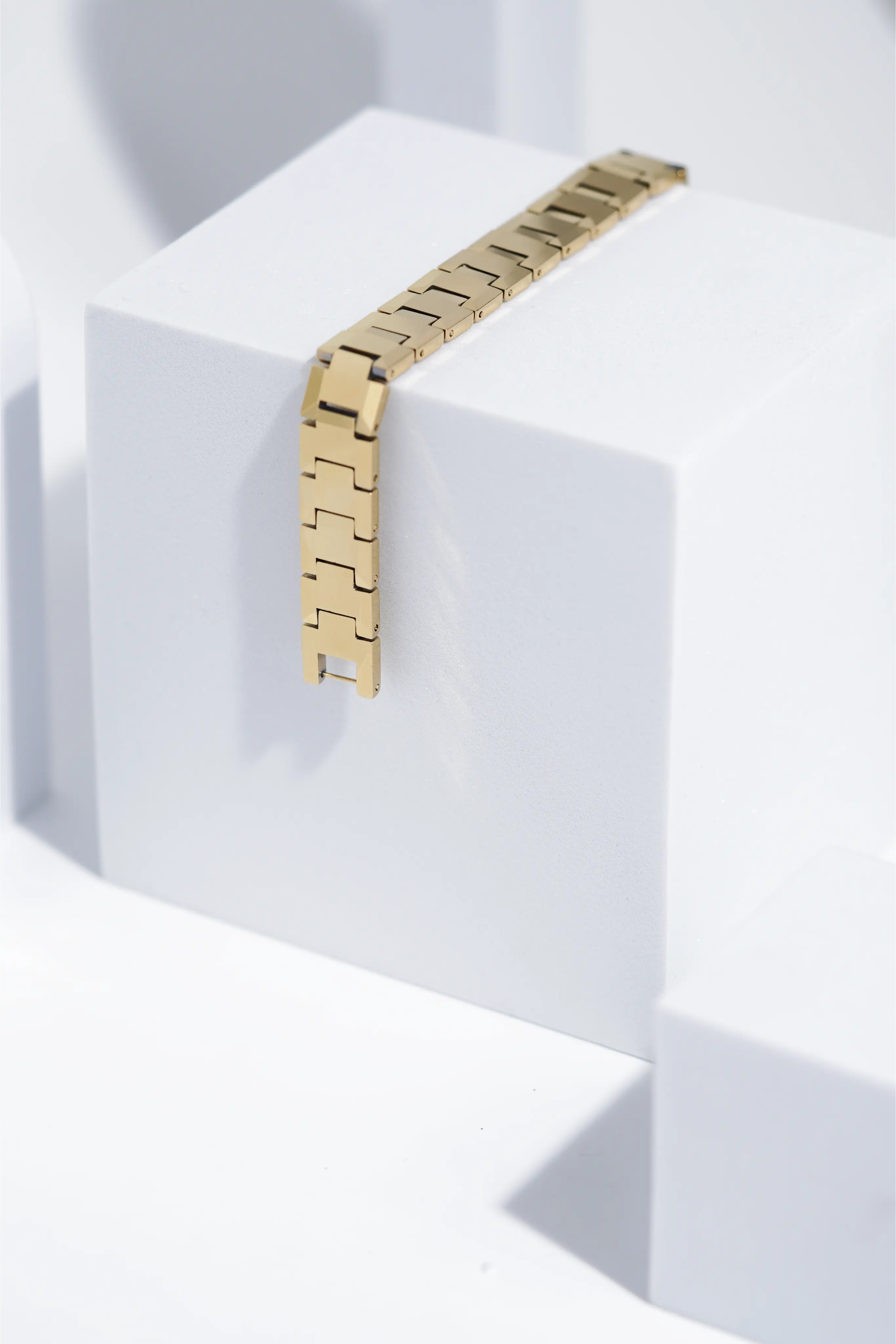 Golden Empress Shine - Ceramic bracelet for men. worldjewel.in men's bracelets