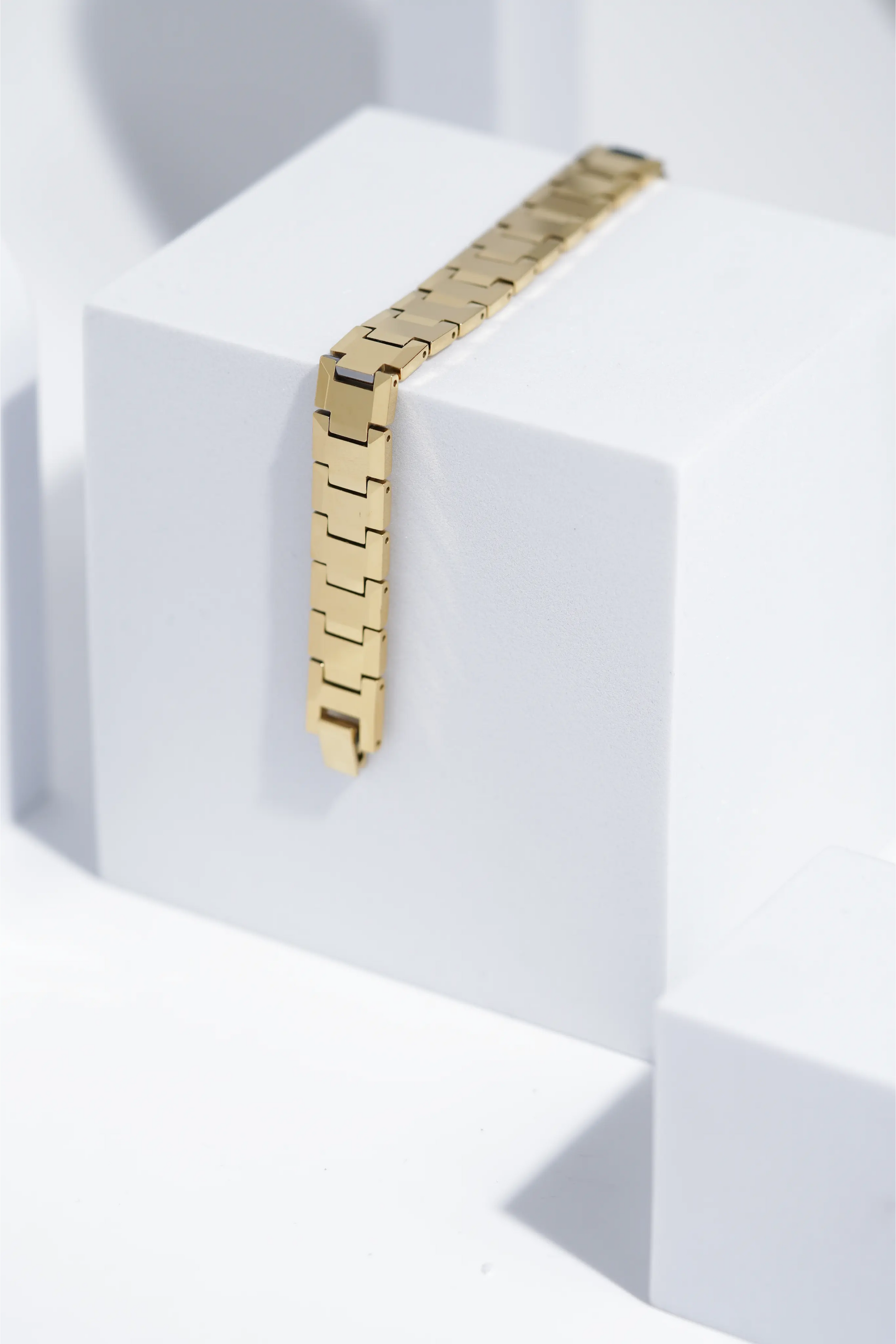 Golden Empress Shine - Ceramic bracelet for men. worldjewel.in men's bracelets