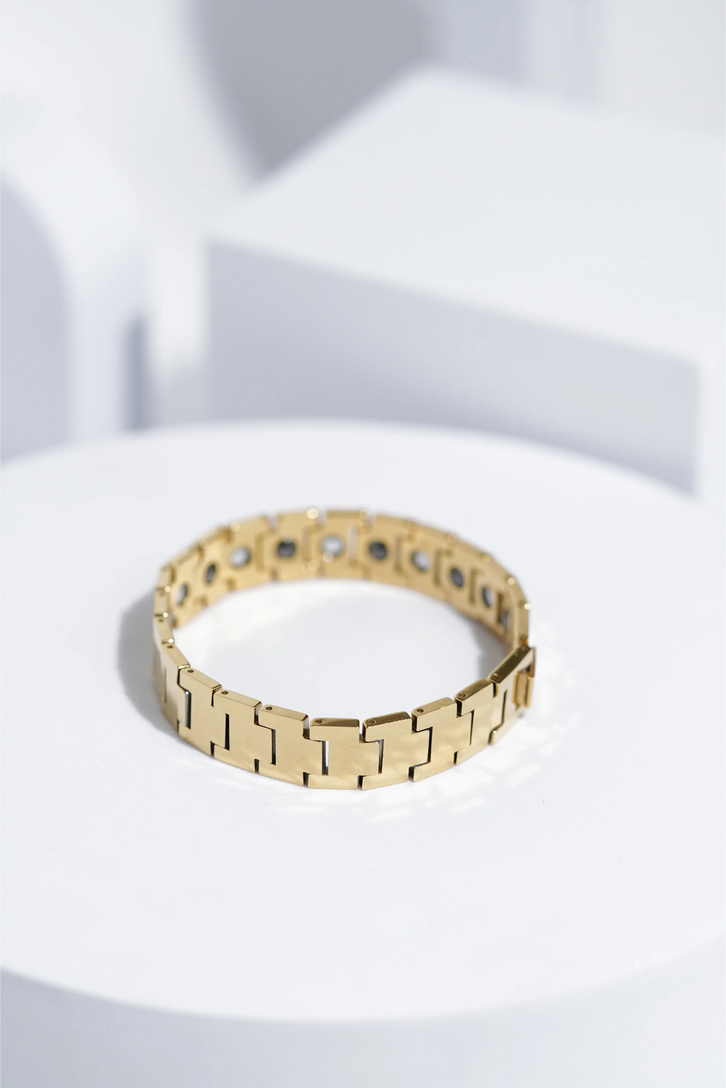 Golden Empress Shine - Ceramic bracelet for men. worldjewel.in men's bracelets