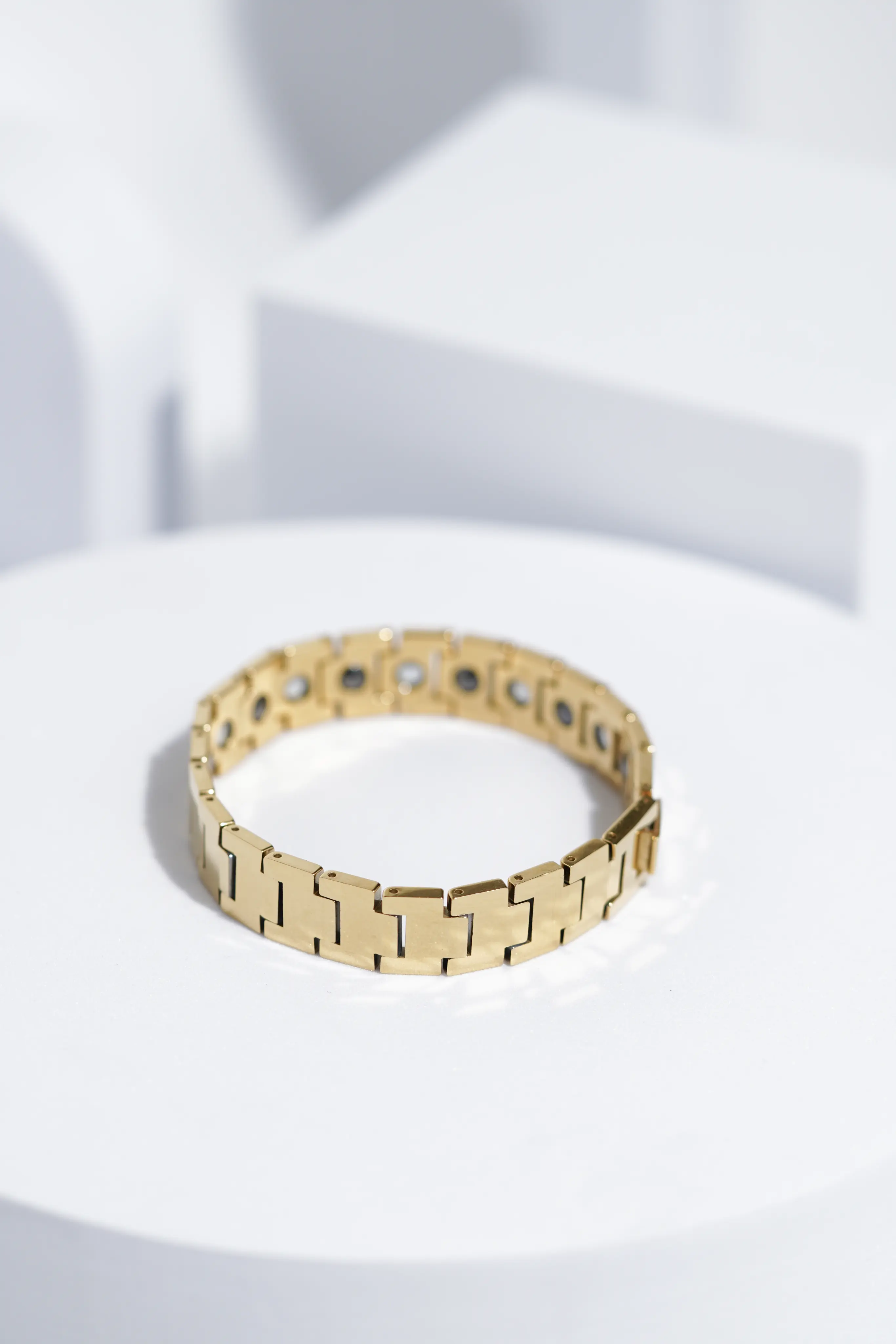 Golden Empress Shine - Ceramic bracelet for men. worldjewel.in men's bracelets