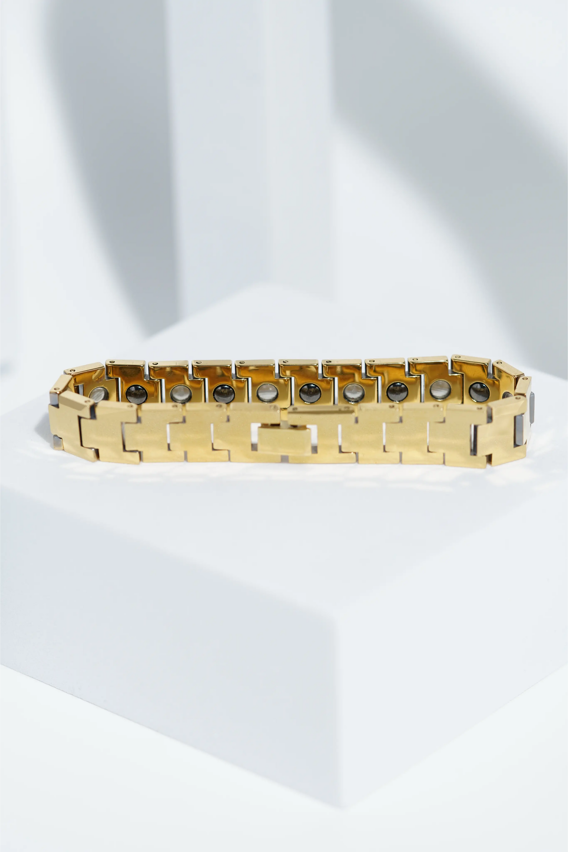 Golden Empress Shine - Ceramic bracelet for men. worldjewel.in men's bracelets