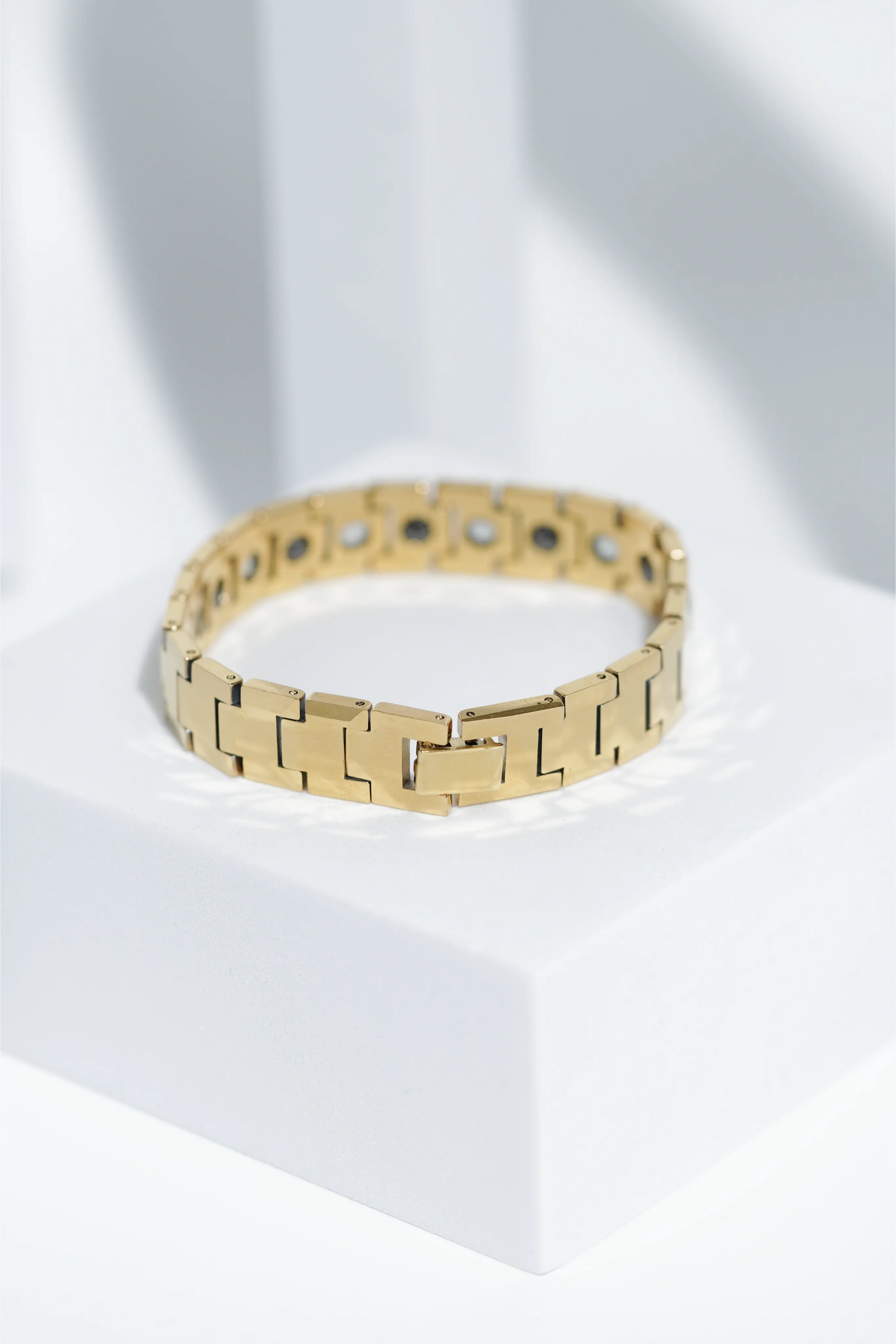 Golden Empress Shine - Ceramic bracelet for men. worldjewel.in men's bracelets