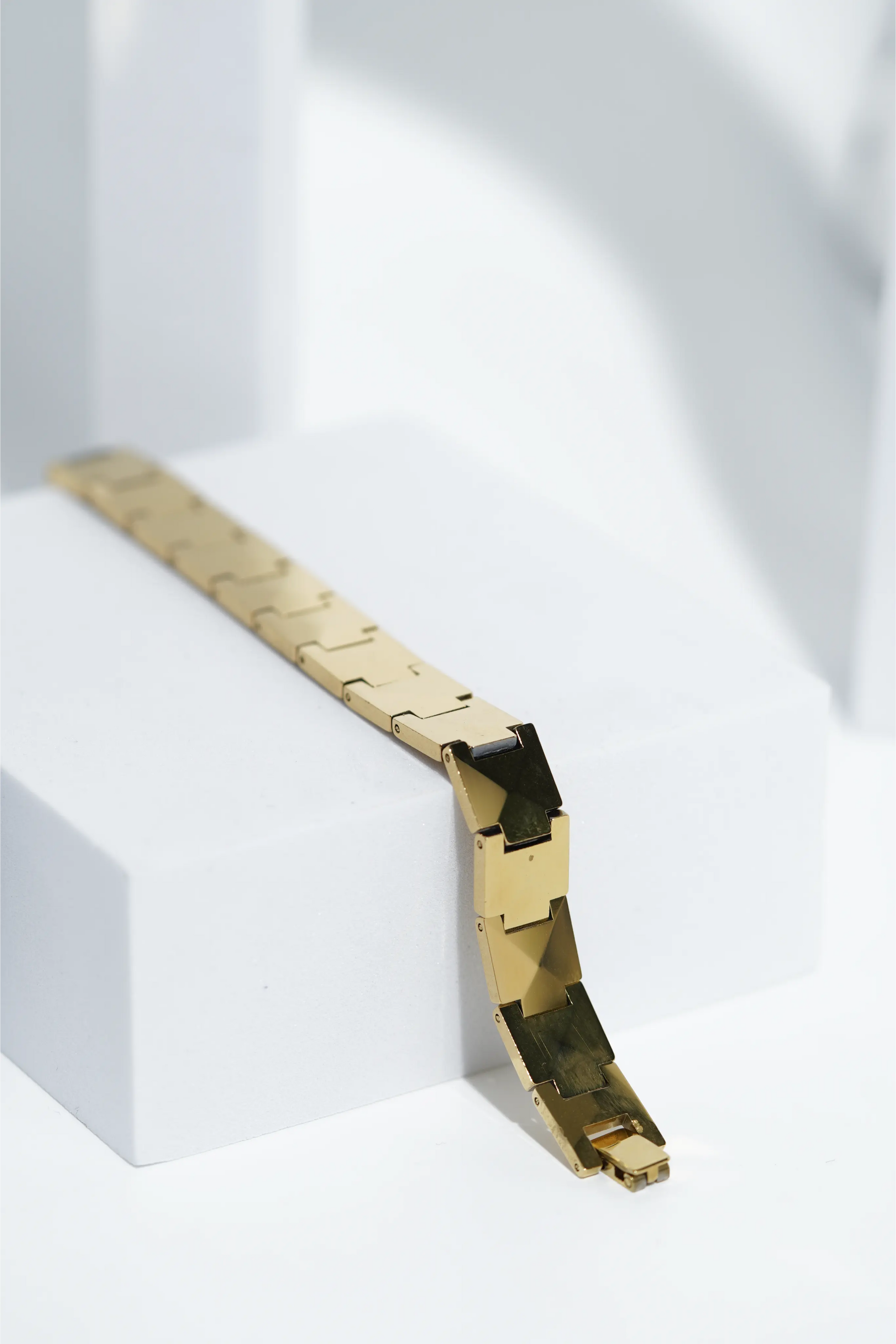 Golden Leaf - Ceramic bracelet for men. worldjewel.in men's bracelets